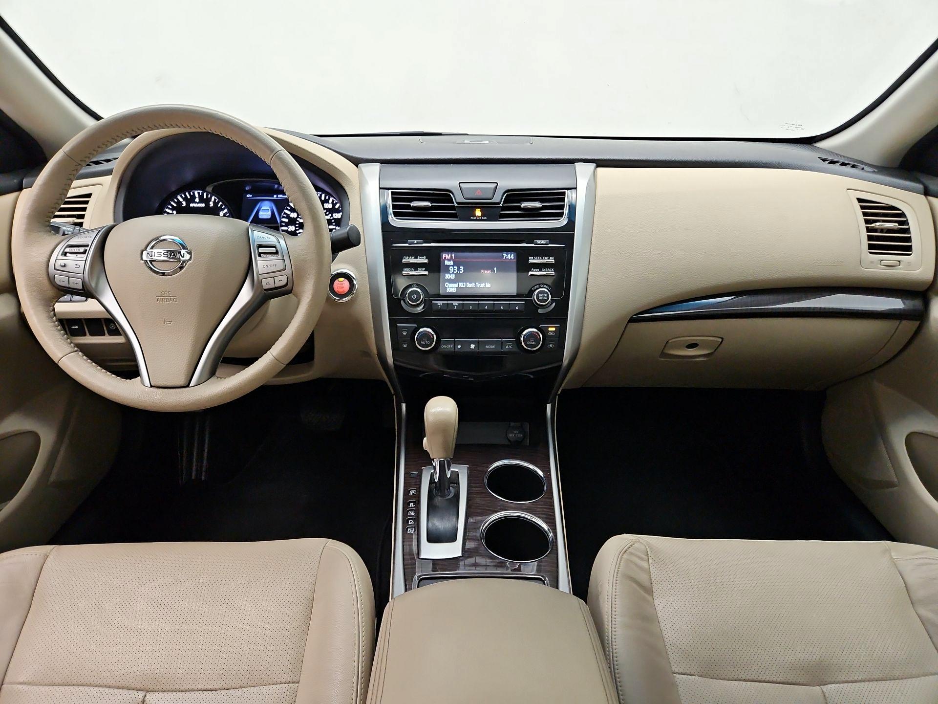 Thumbnail: 2015 Nissan Altima - 9