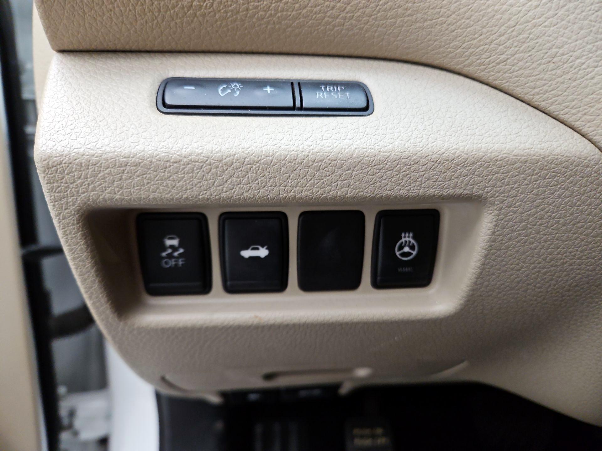 Thumbnail: 2015 Nissan Altima - 13