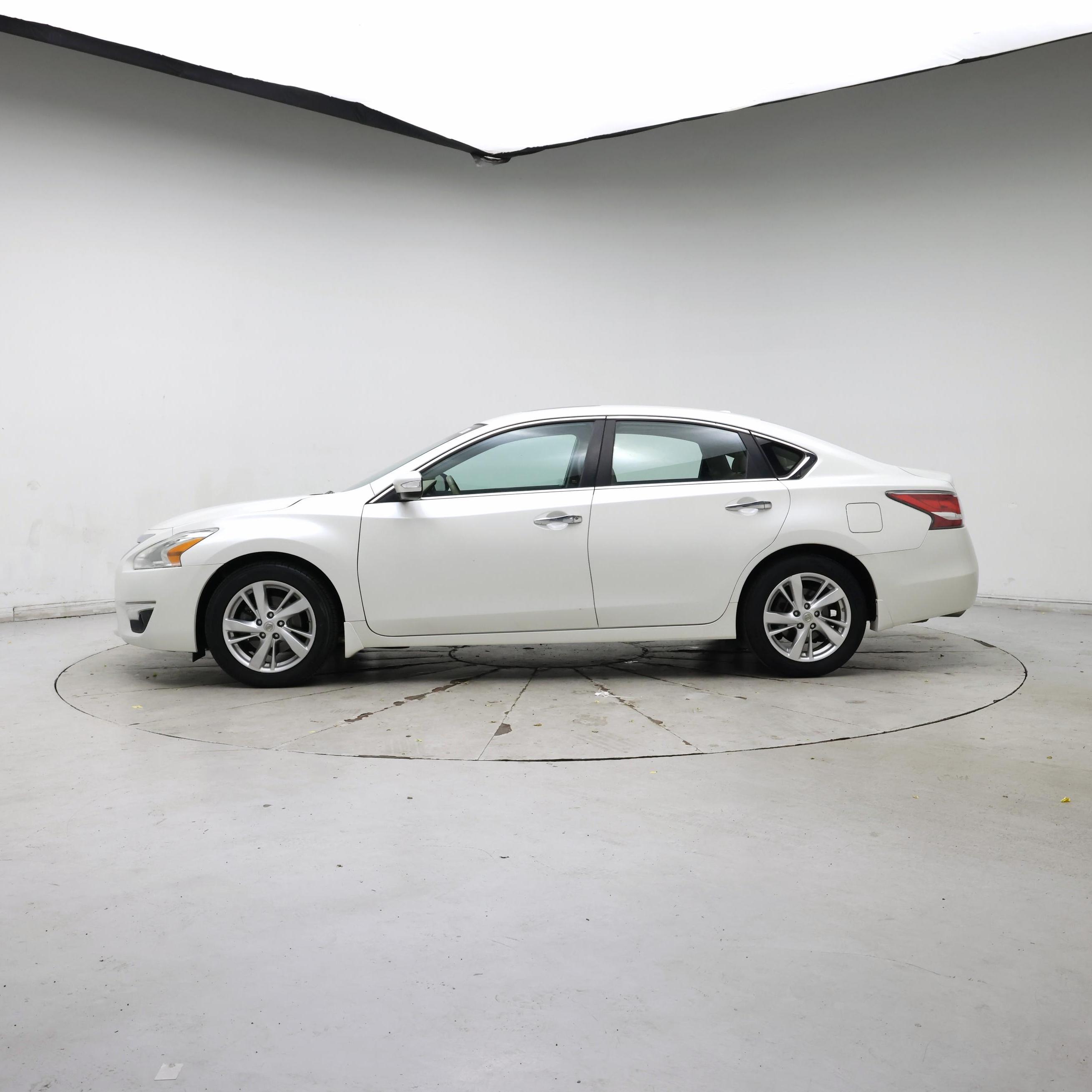 Thumbnail: 2015 Nissan Altima - 3