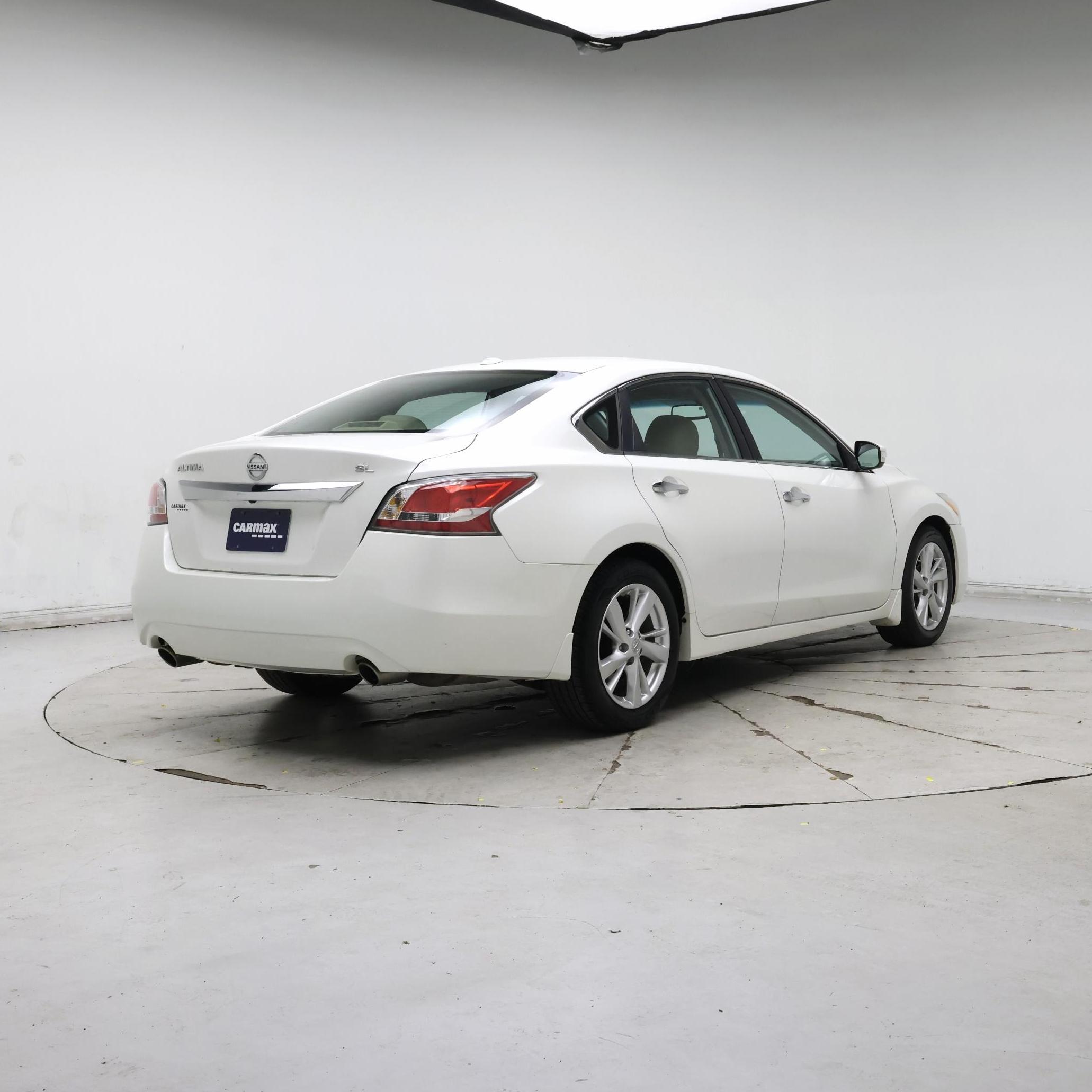 Thumbnail: 2015 Nissan Altima - 8