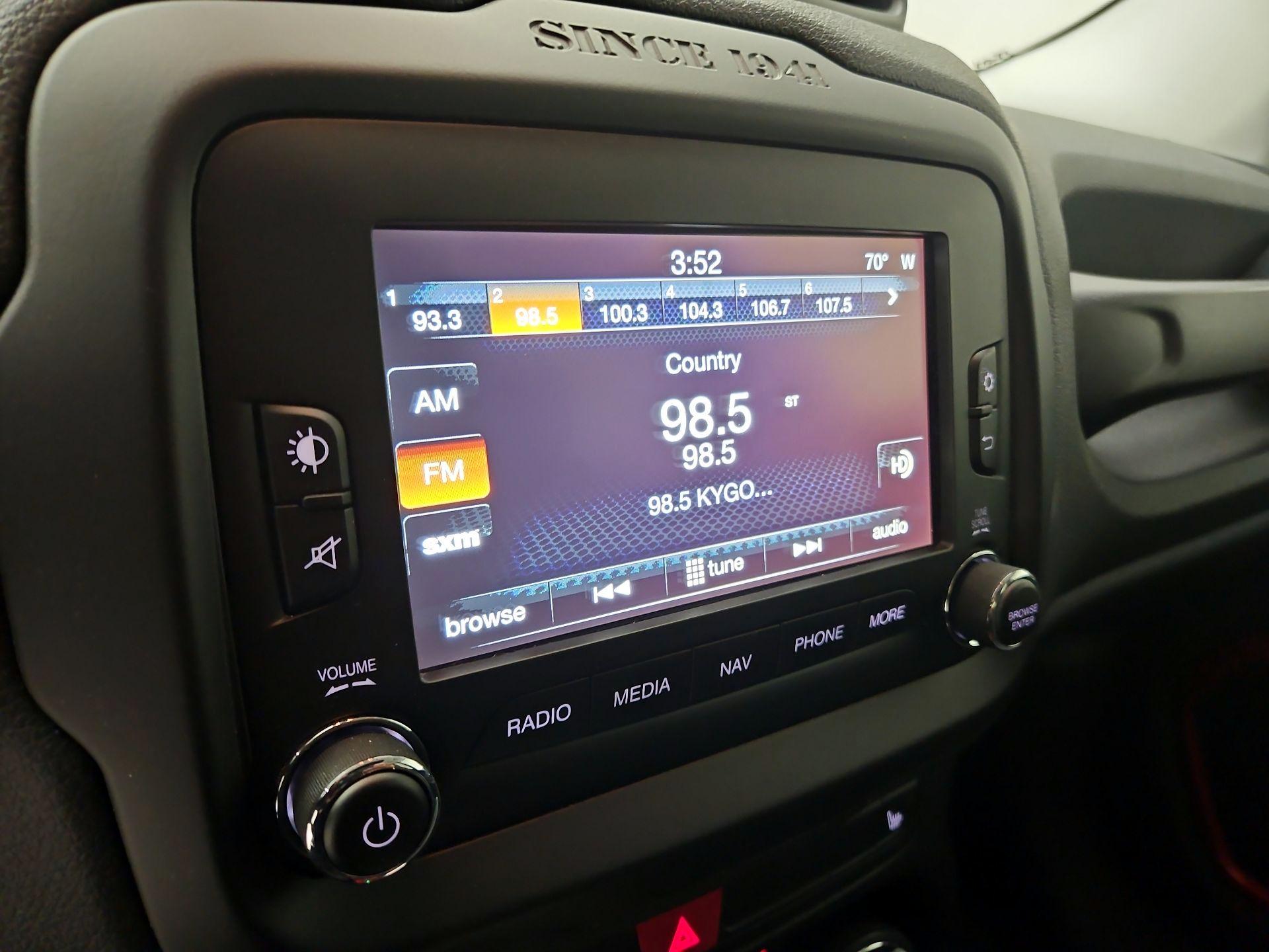 Thumbnail: 2016 Jeep Renegade - 16