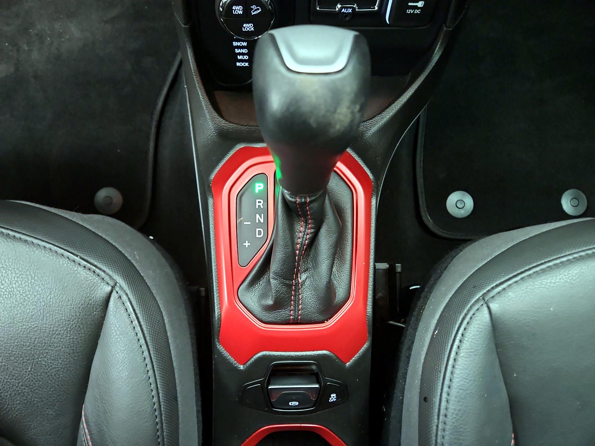 Thumbnail: 2016 Jeep Renegade - 18