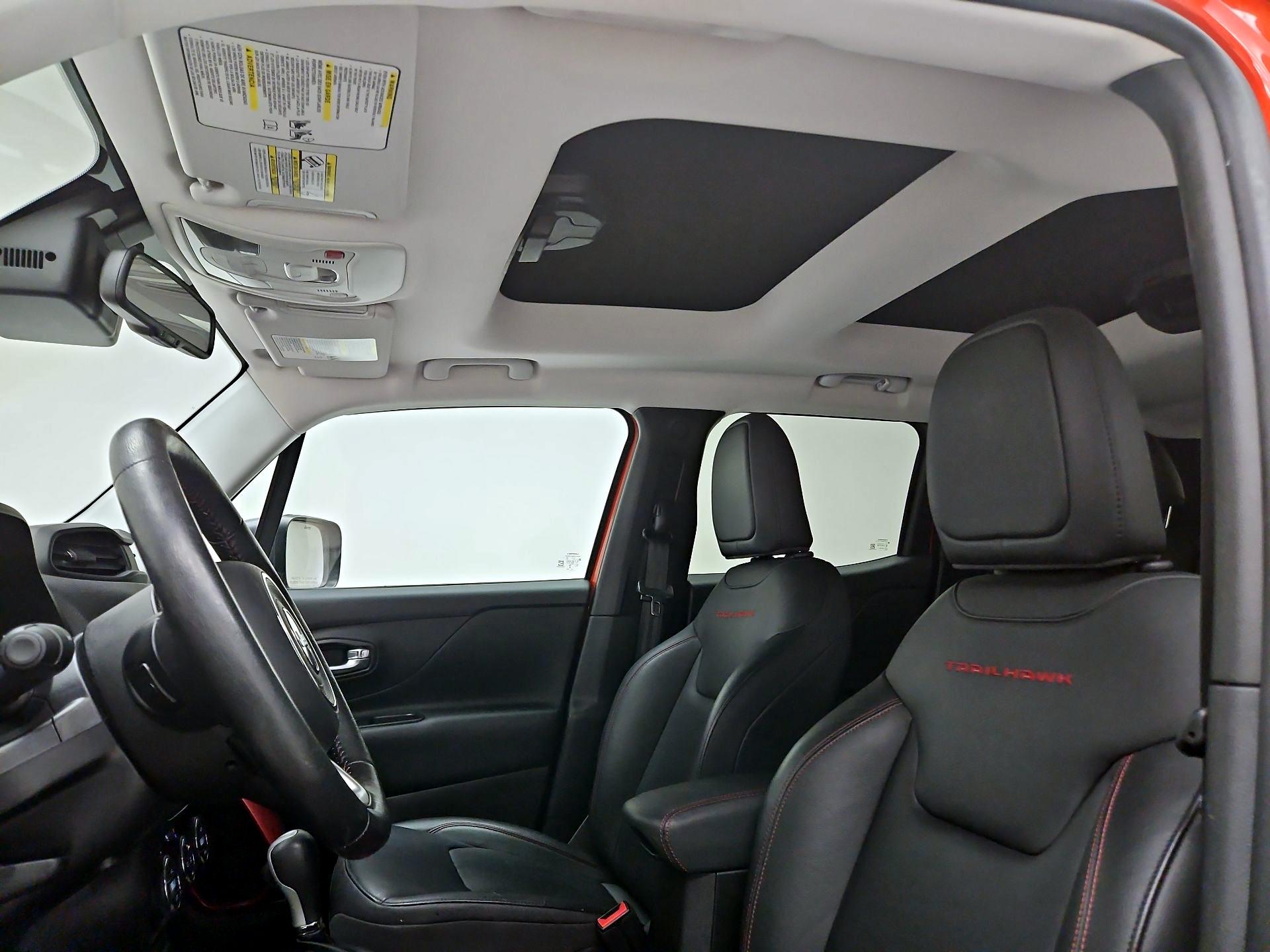 Thumbnail: 2016 Jeep Renegade - 20