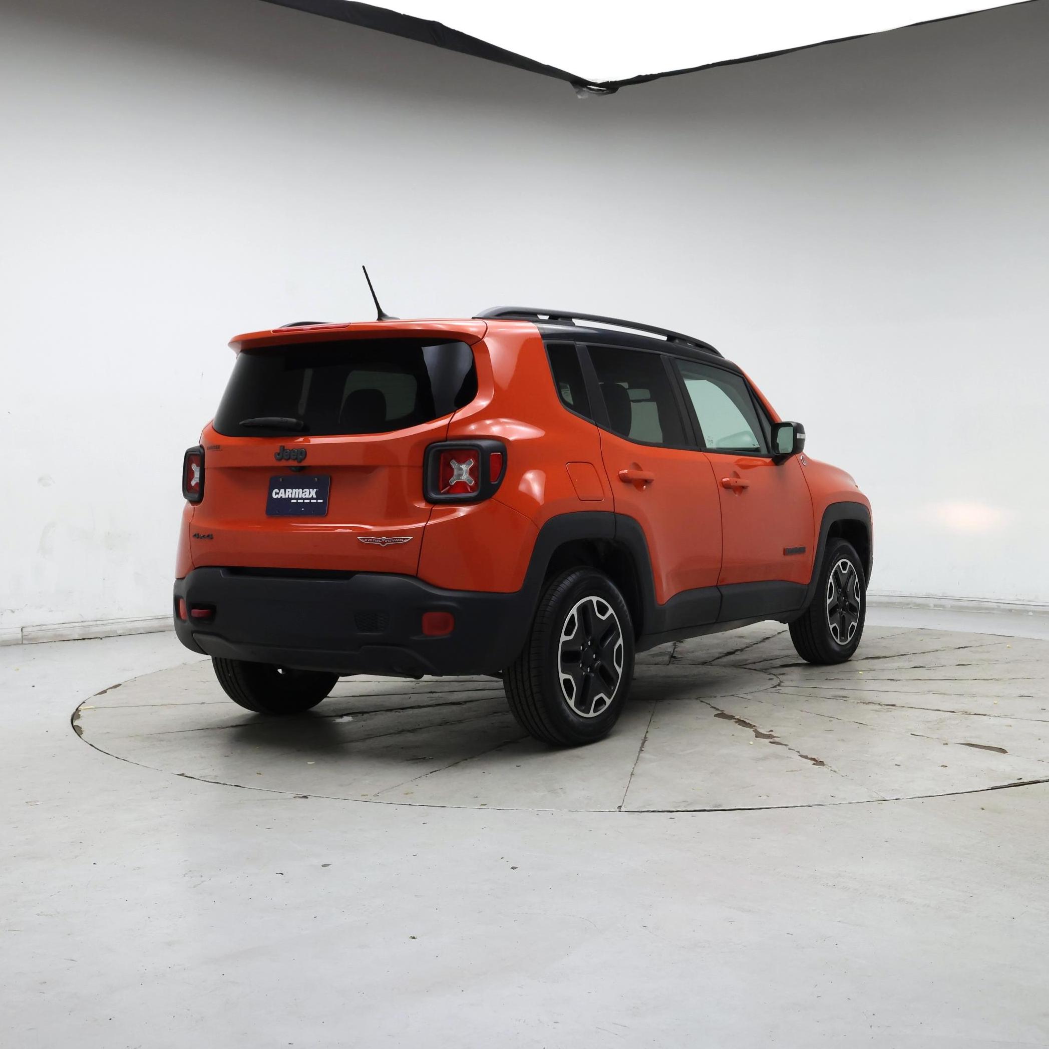 Thumbnail: 2016 Jeep Renegade - 8