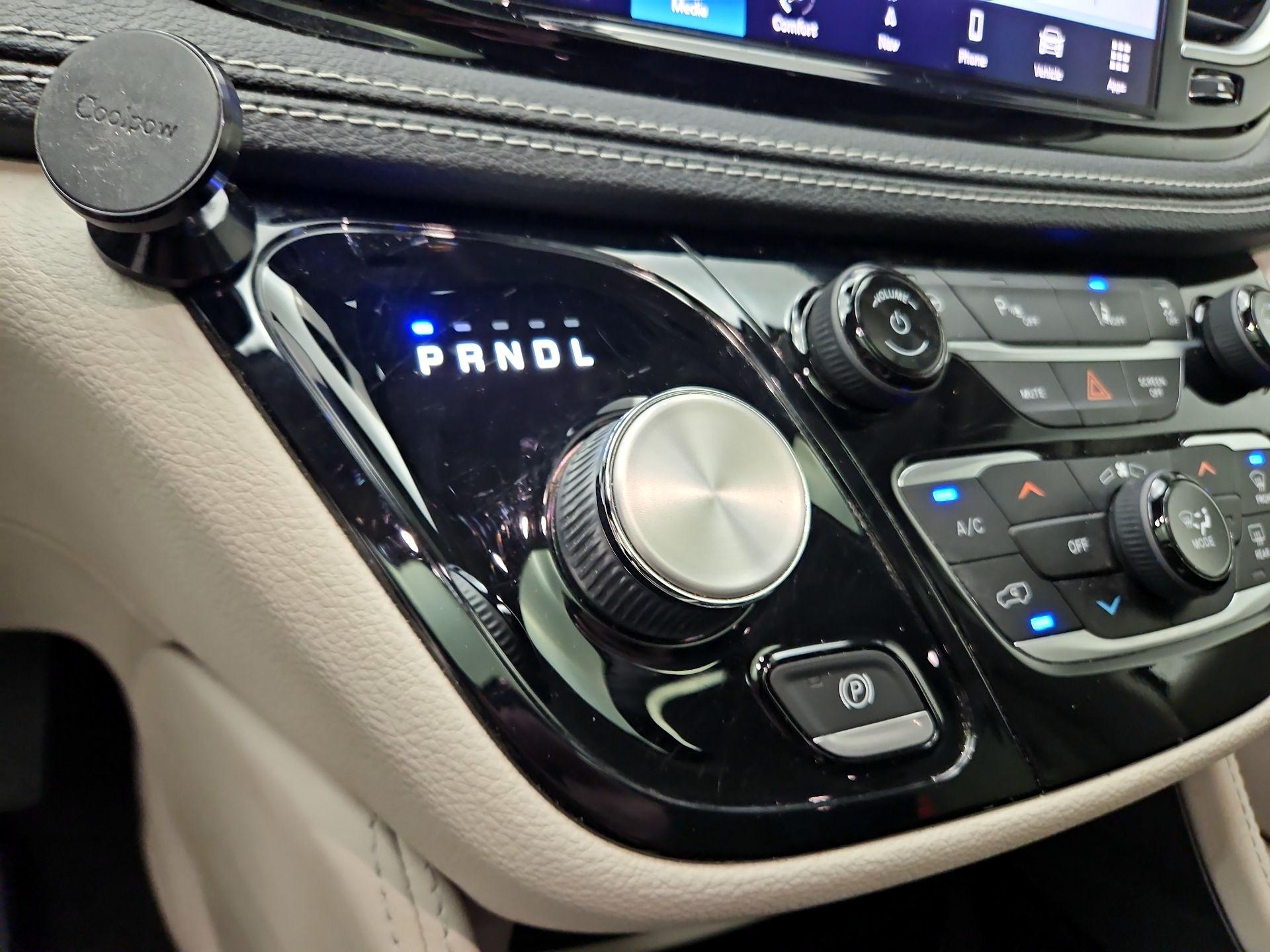 Thumbnail: 2022 Chrysler Pacifica - 18
