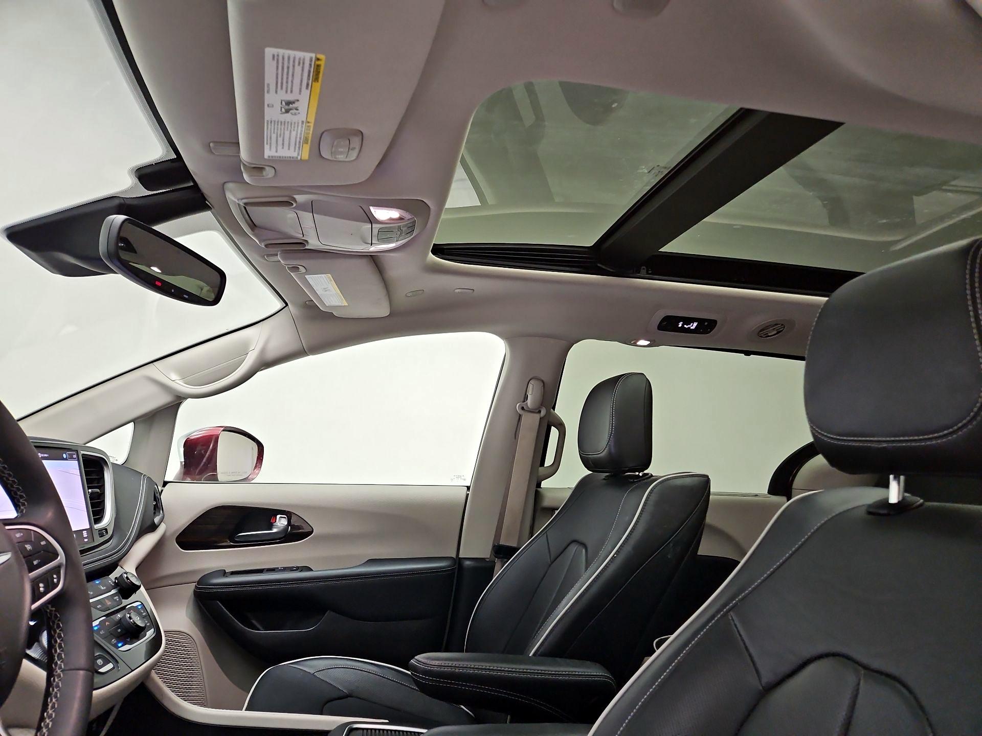 Thumbnail: 2022 Chrysler Pacifica - 20