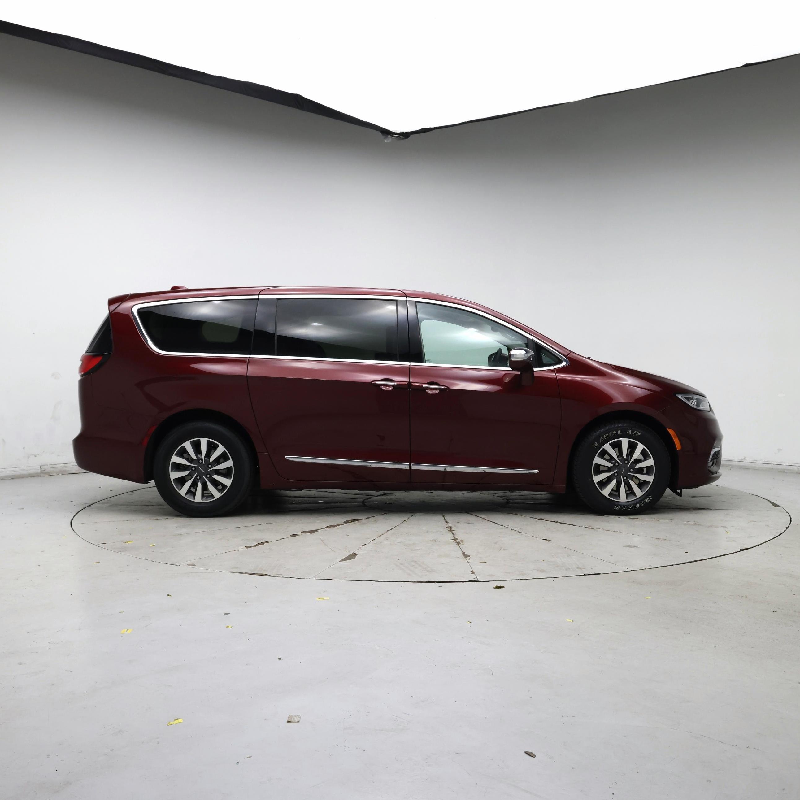 Thumbnail: 2022 Chrysler Pacifica - 7