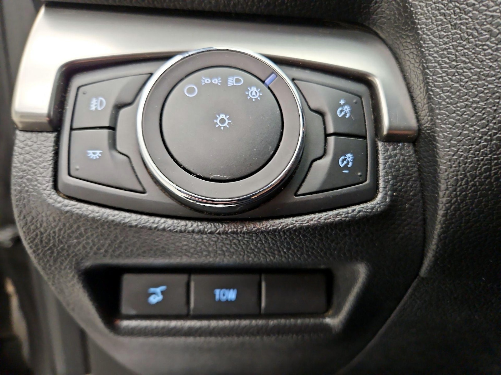 2019 Ford Explorer XLT - Photo 14