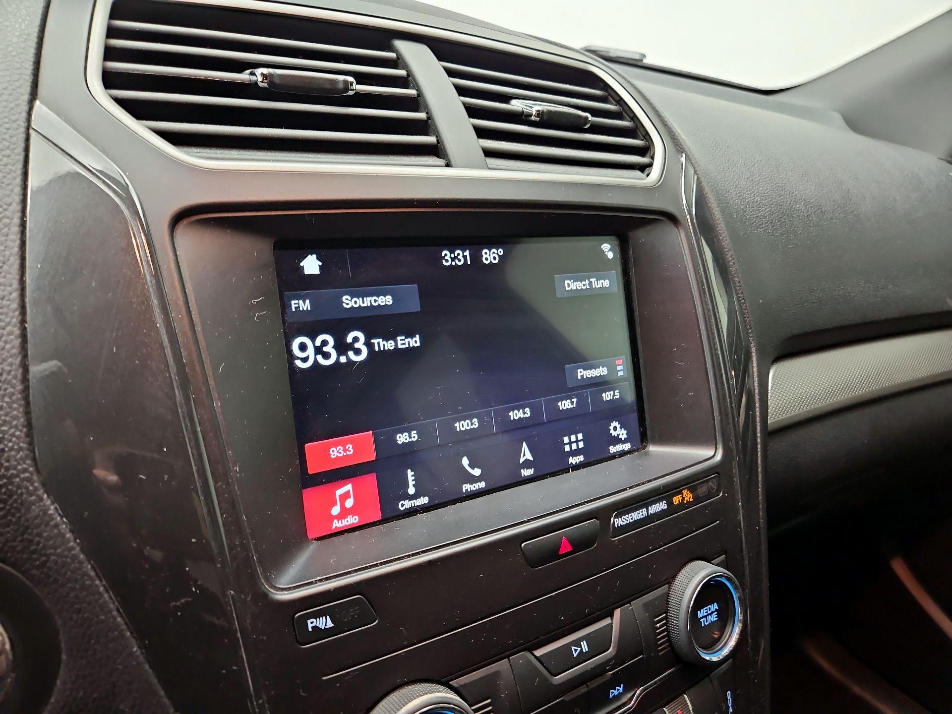 Thumbnail: 2019 Ford Explorer - 16