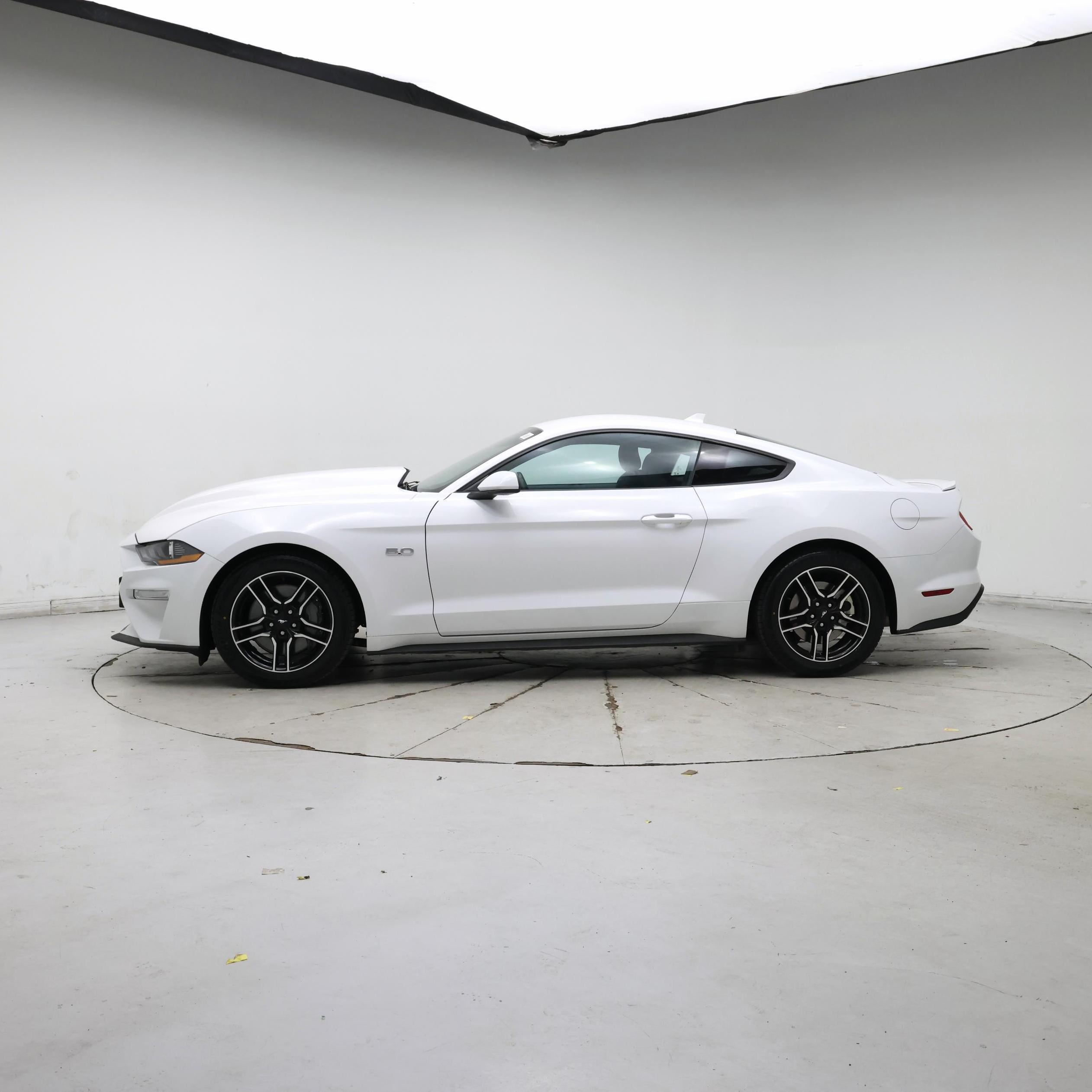 Thumbnail: 2022 Ford Mustang - 3