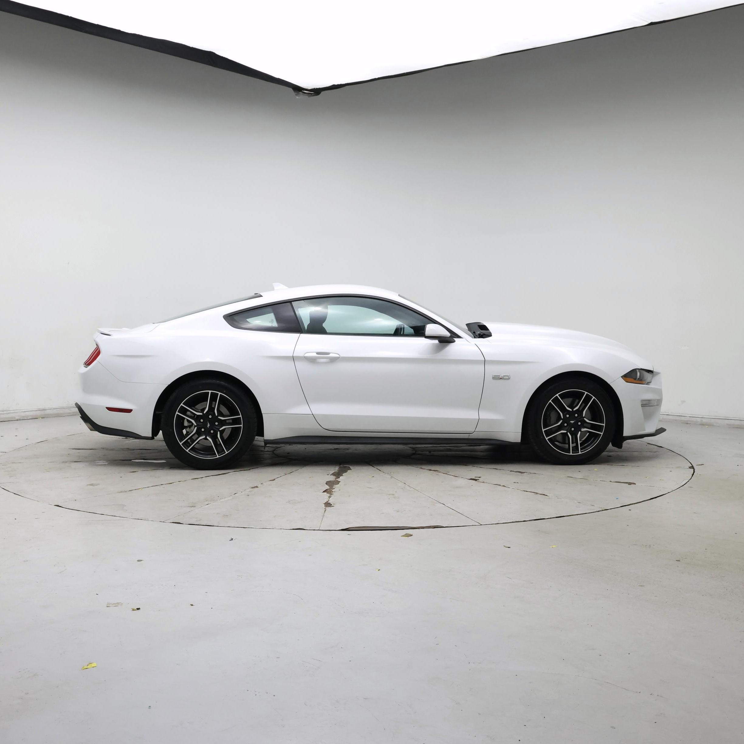 Thumbnail: 2022 Ford Mustang - 7