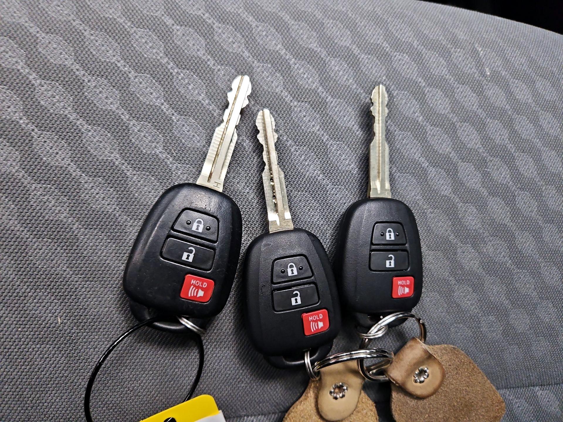 Thumbnail: 2020 Toyota Tacoma - 20