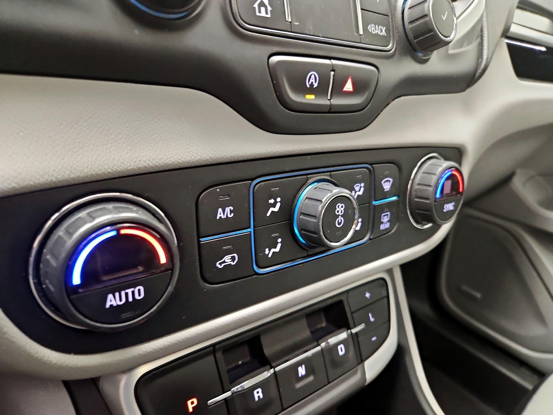 Thumbnail: 2022 GMC Terrain - 17