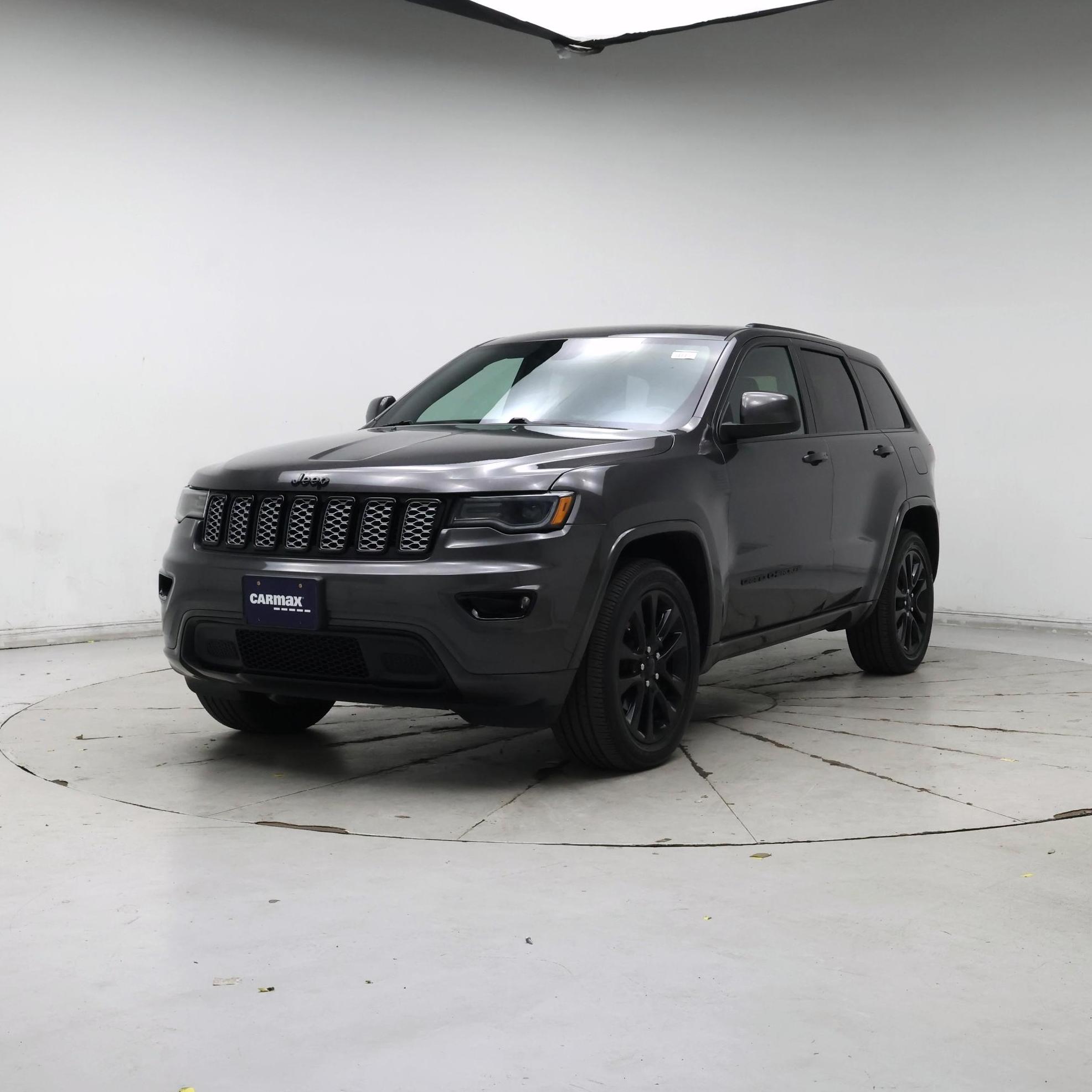 Thumbnail: 2020 Jeep Grand Cherokee - 4