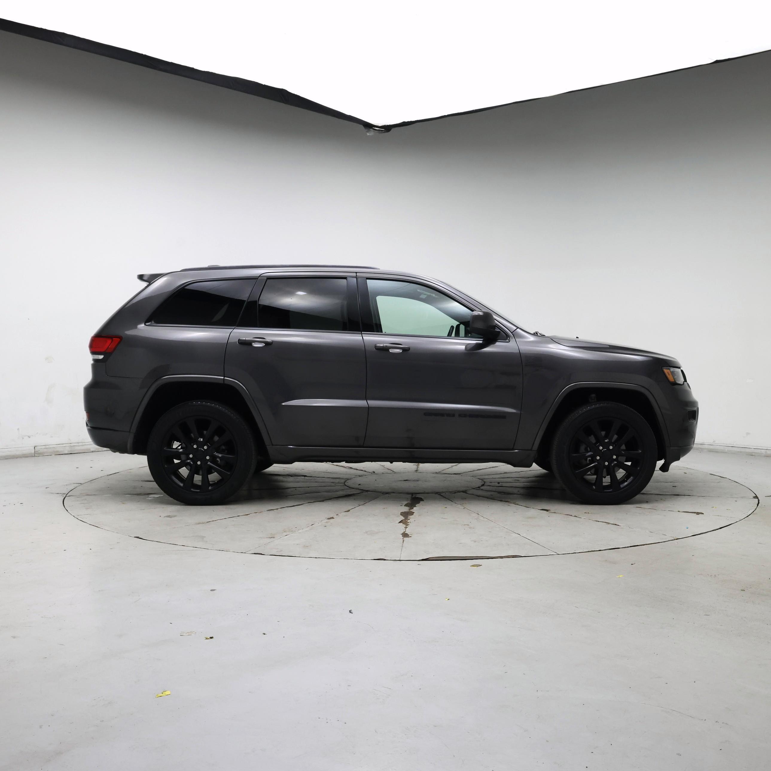 Thumbnail: 2020 Jeep Grand Cherokee - 7