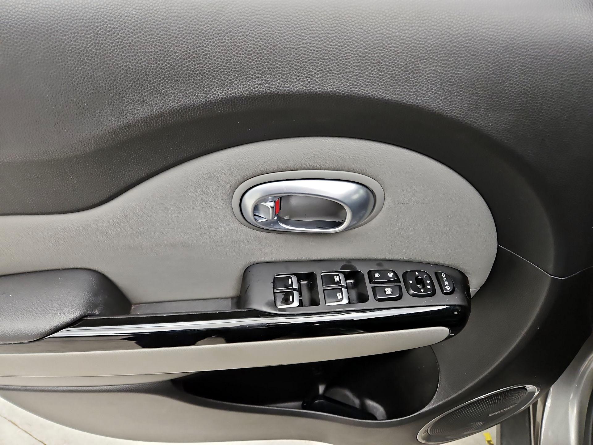 Thumbnail: 2019 Kia Soul - 12