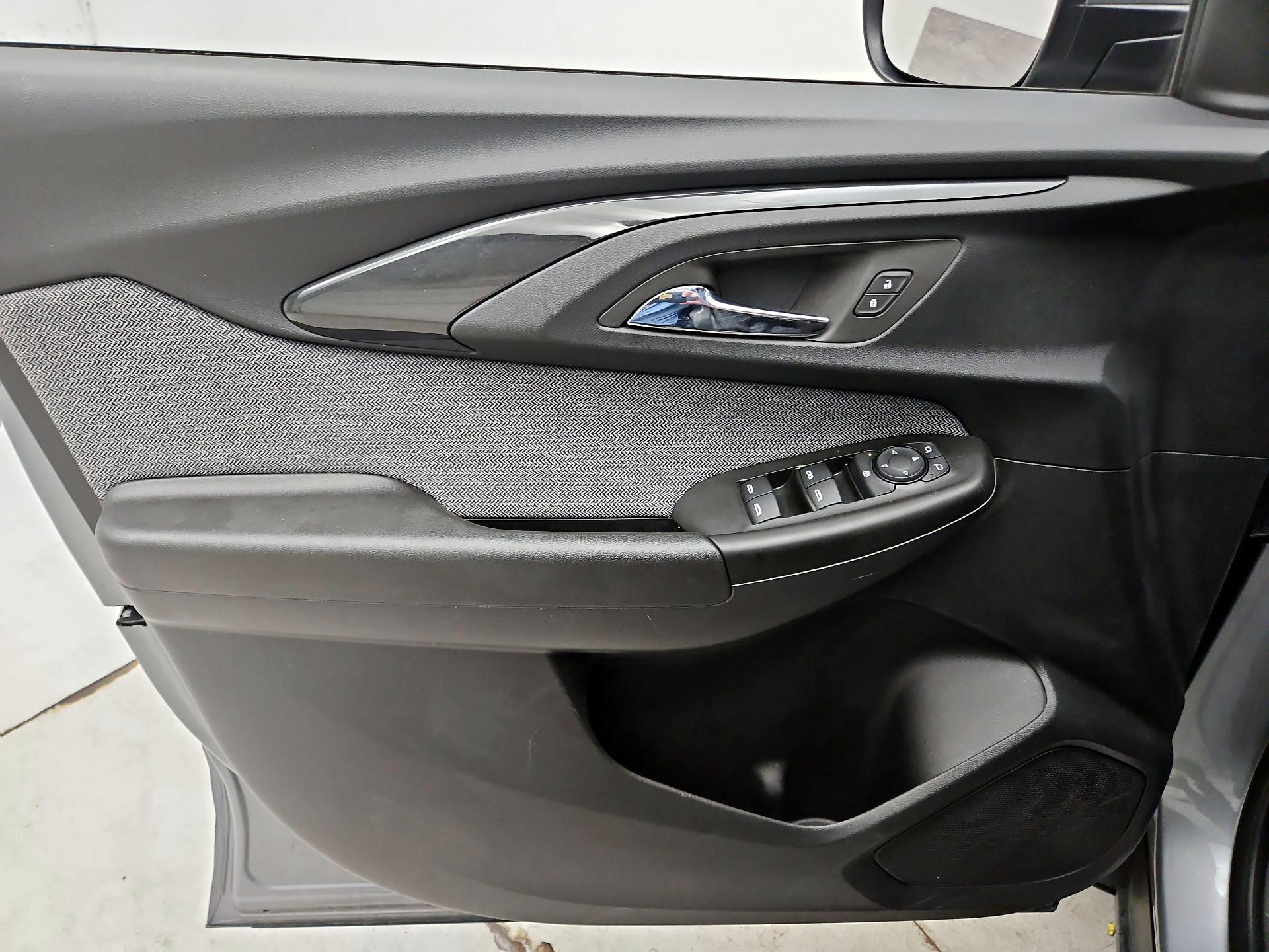 Thumbnail: 2023 Chevrolet TrailBlazer - 12