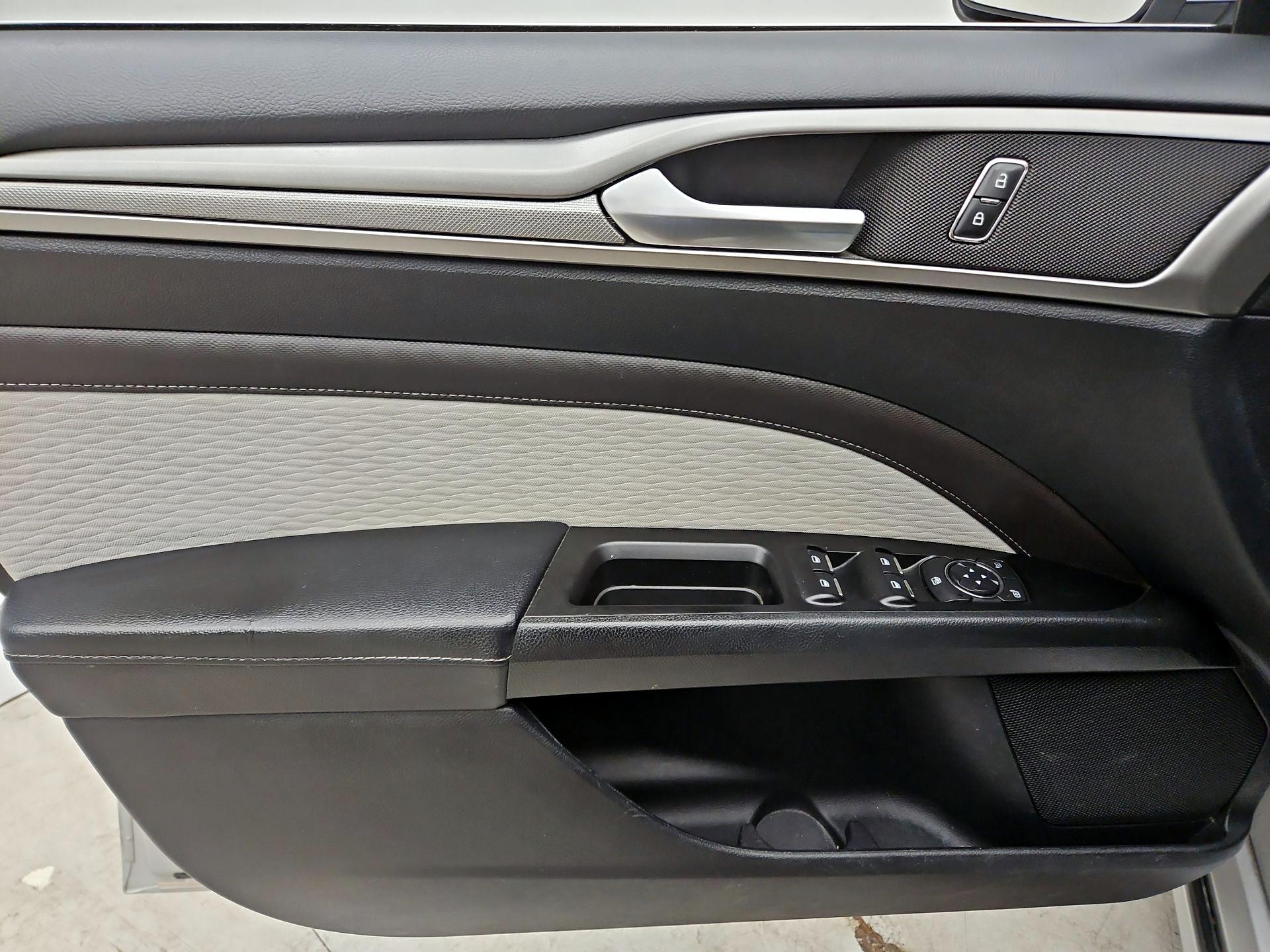 Thumbnail: 2019 Ford Fusion - 12