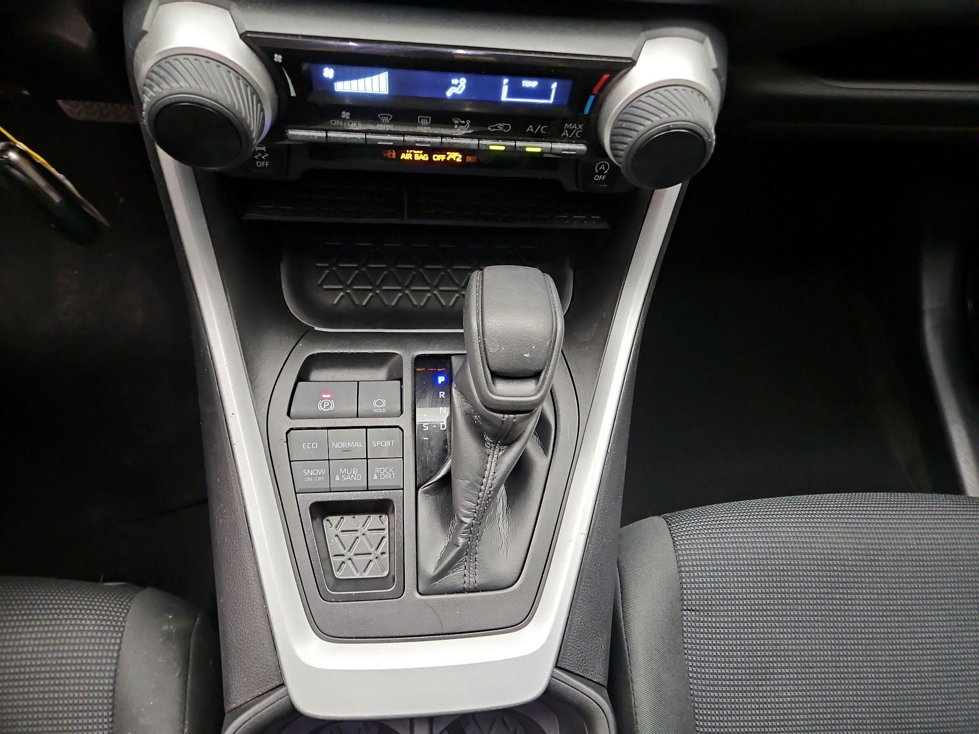 Thumbnail: 2023 Toyota RAV4 - 15