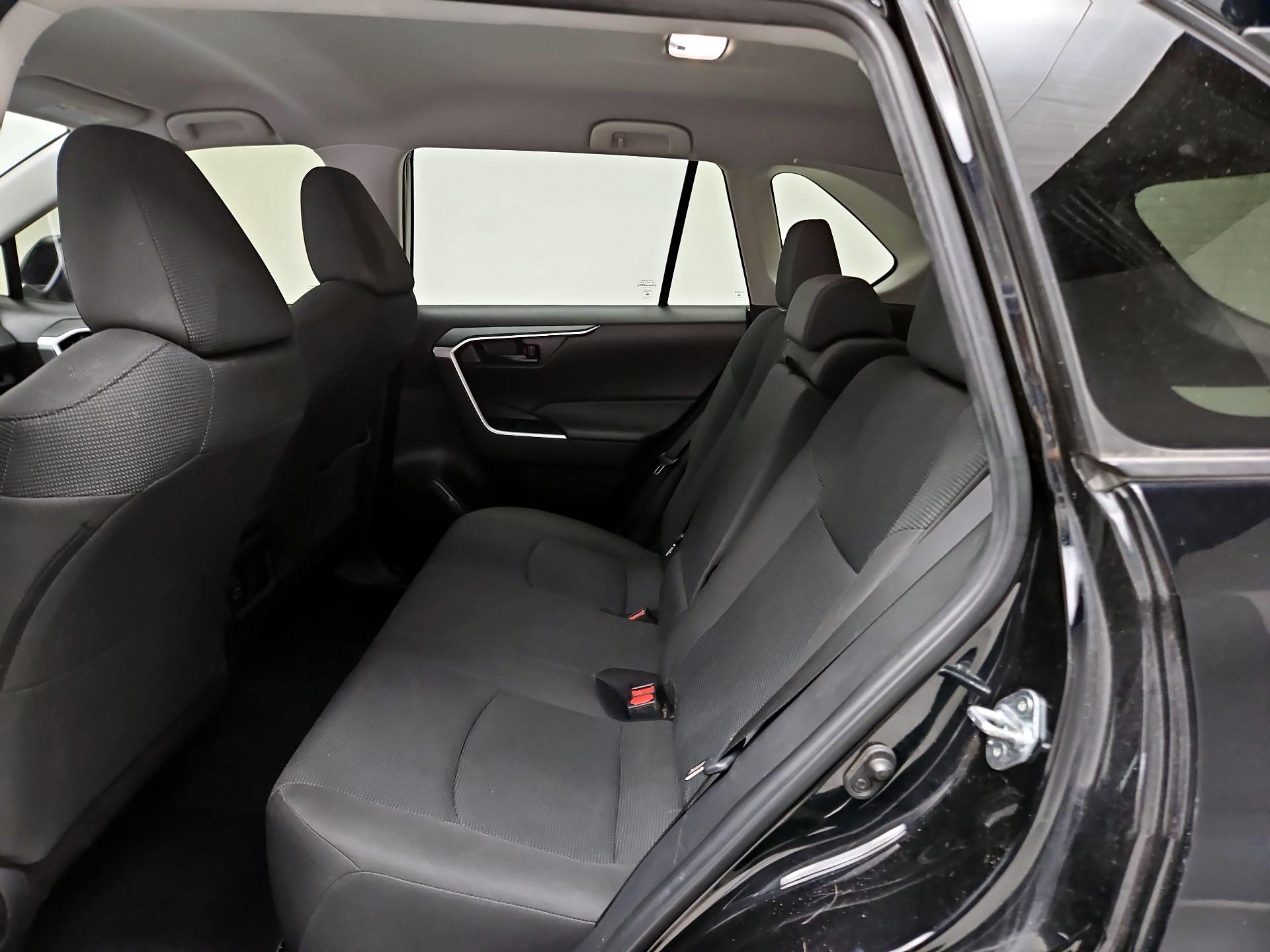 Thumbnail: 2023 Toyota RAV4 - 17