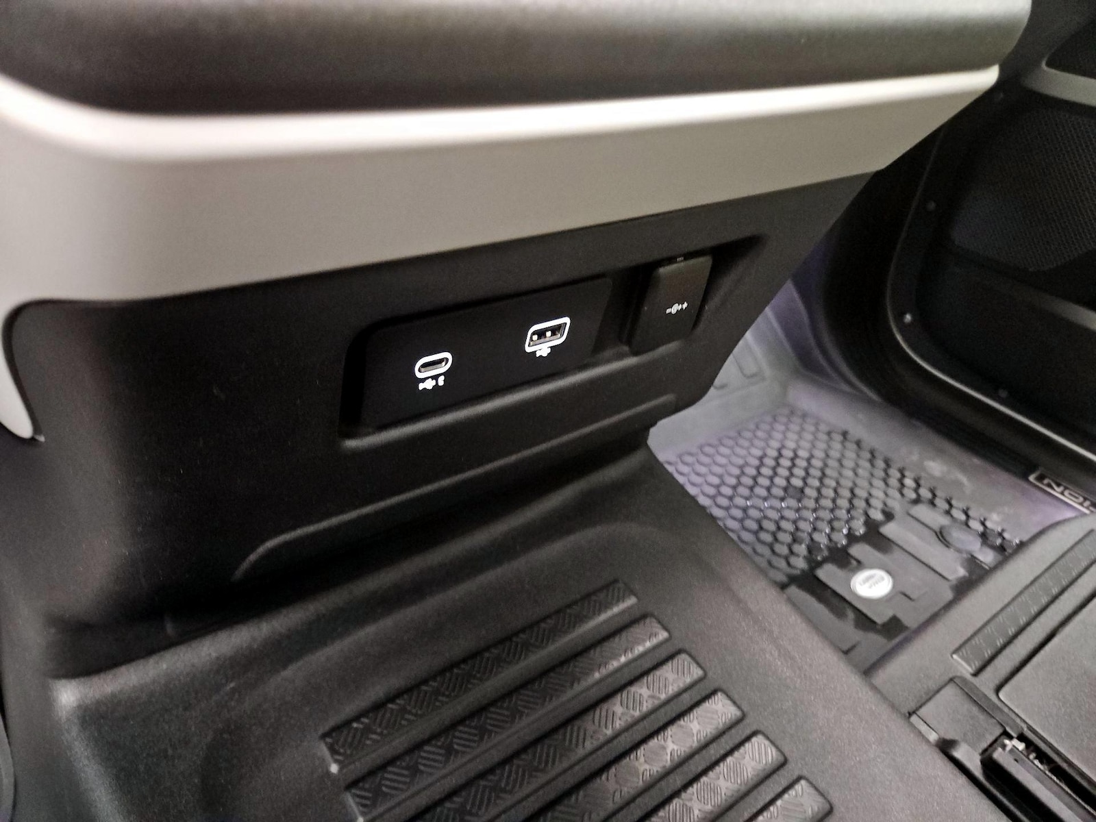 2021 Land Rover Defender First Edition - Photo 18