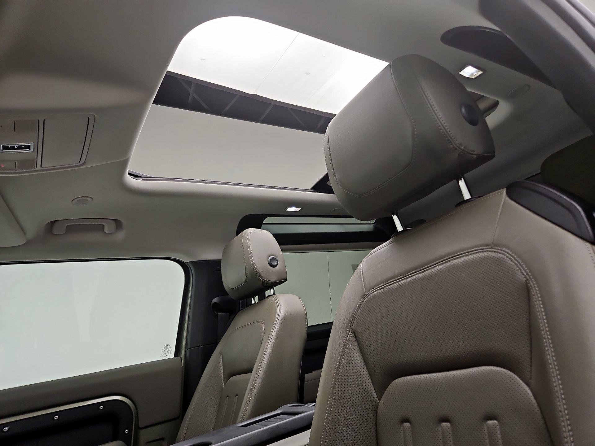 Thumbnail: 2021 Land Rover Defender - 18