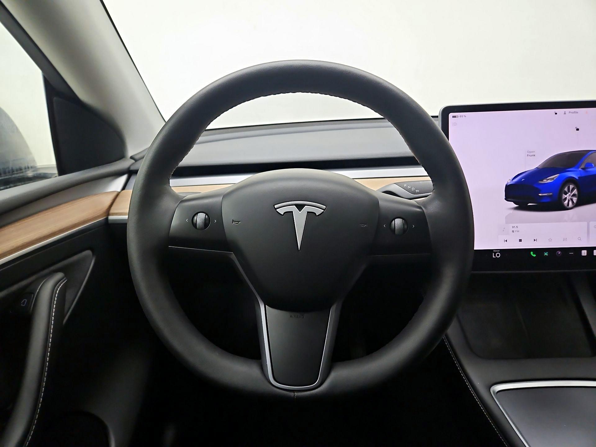 Thumbnail: 2023 Tesla Model Y - 10