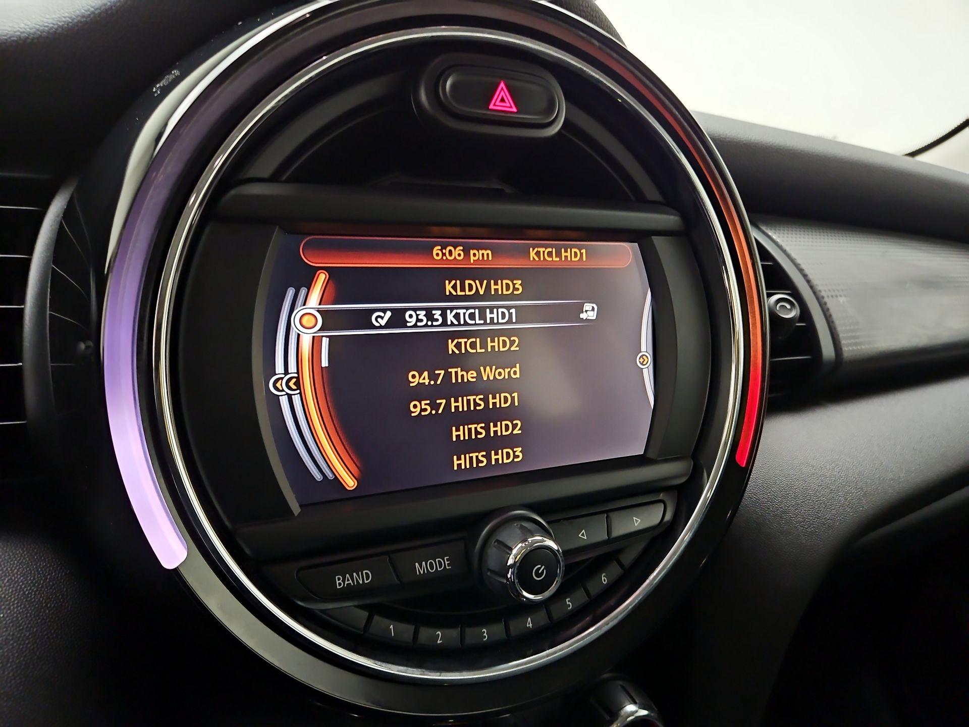 Thumbnail: 2016 MINI Cooper Hardtop - 12