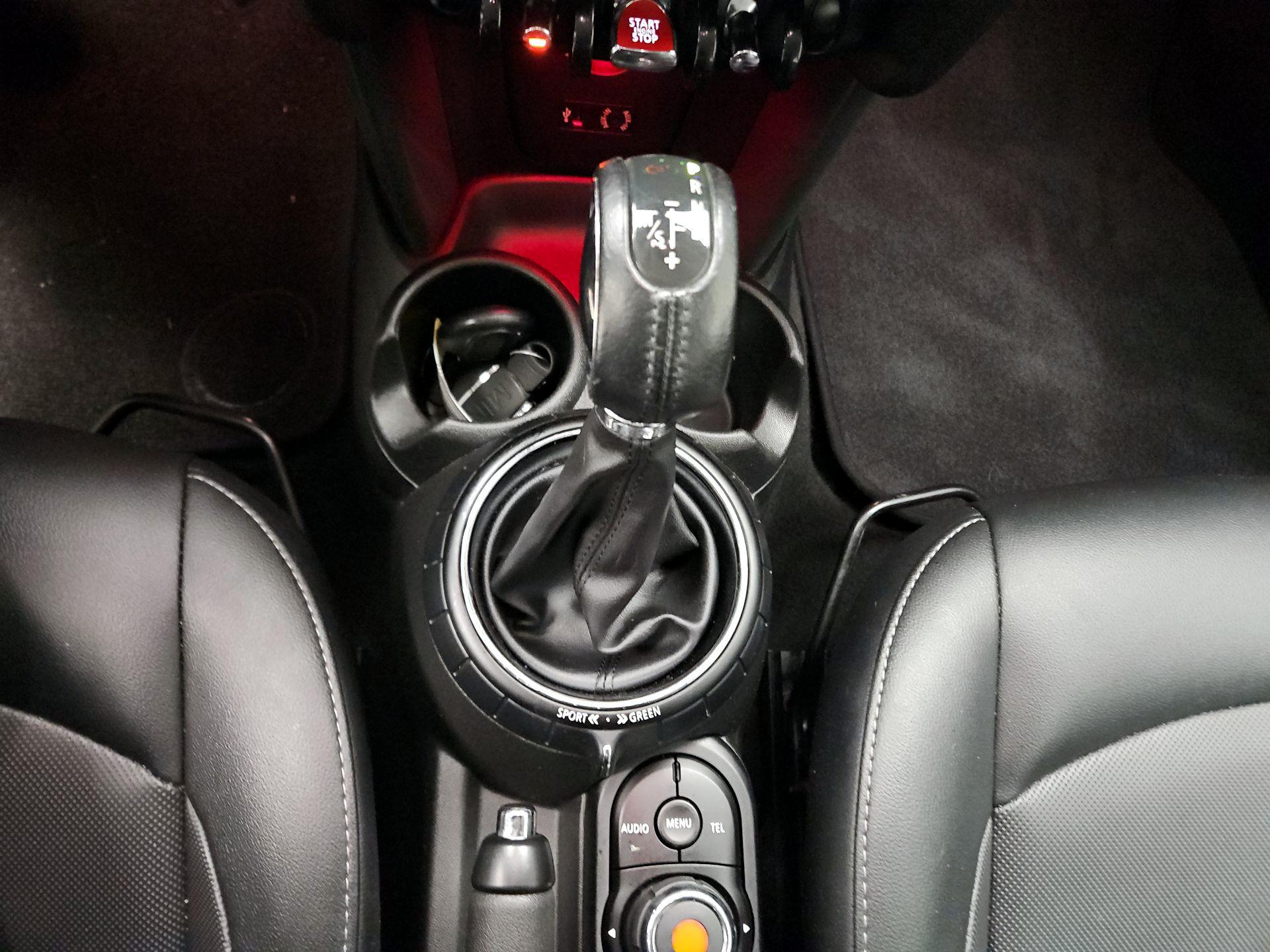 Thumbnail: 2016 MINI Cooper Hardtop - 14