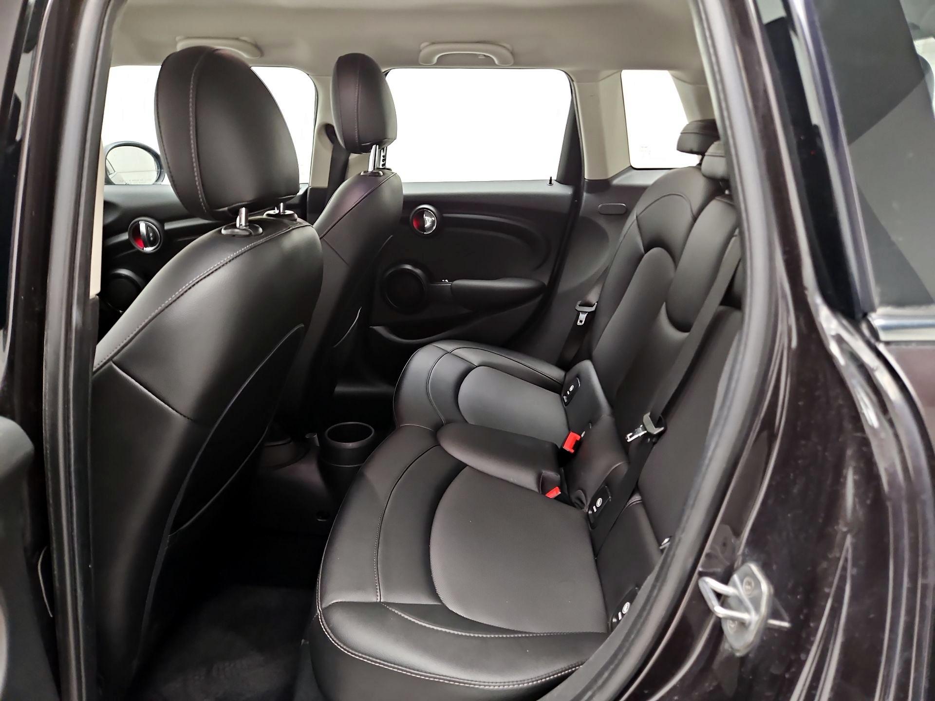 Thumbnail: 2016 MINI Cooper Hardtop - 16