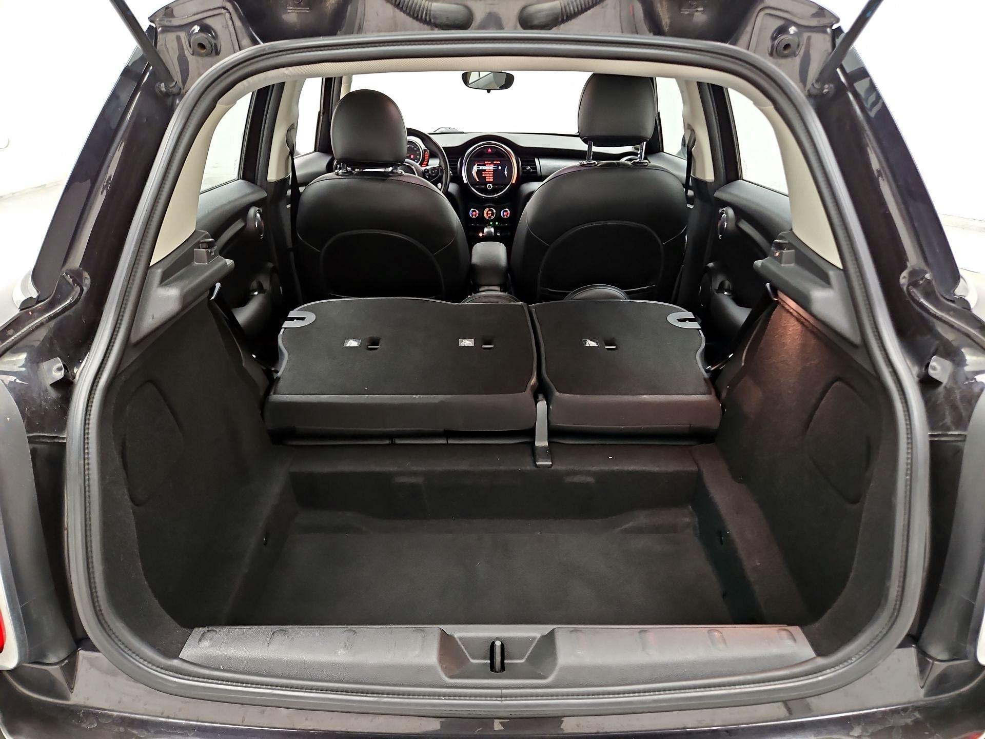 Thumbnail: 2016 MINI Cooper Hardtop - 18