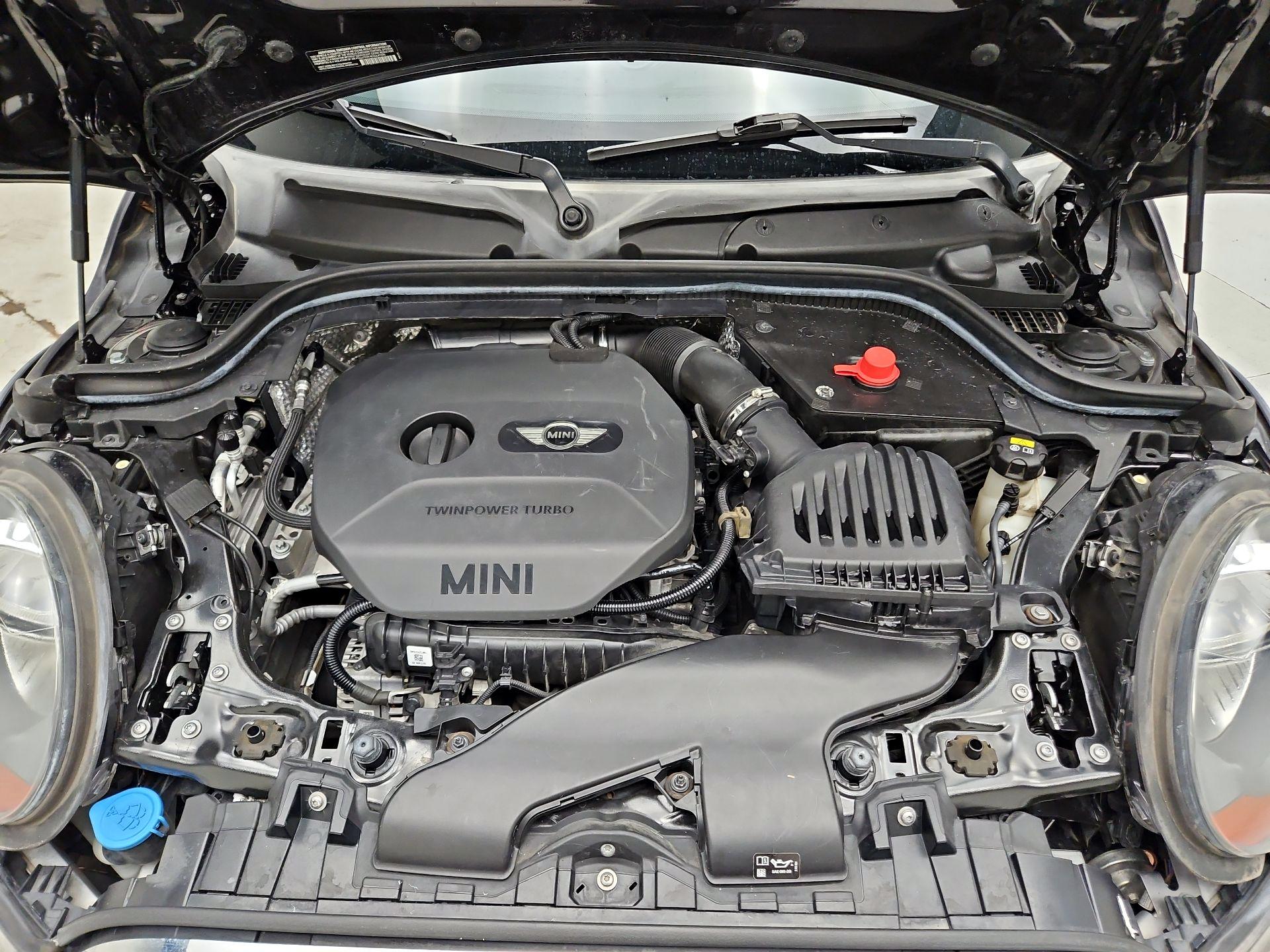 Thumbnail: 2016 MINI Cooper Hardtop - 19