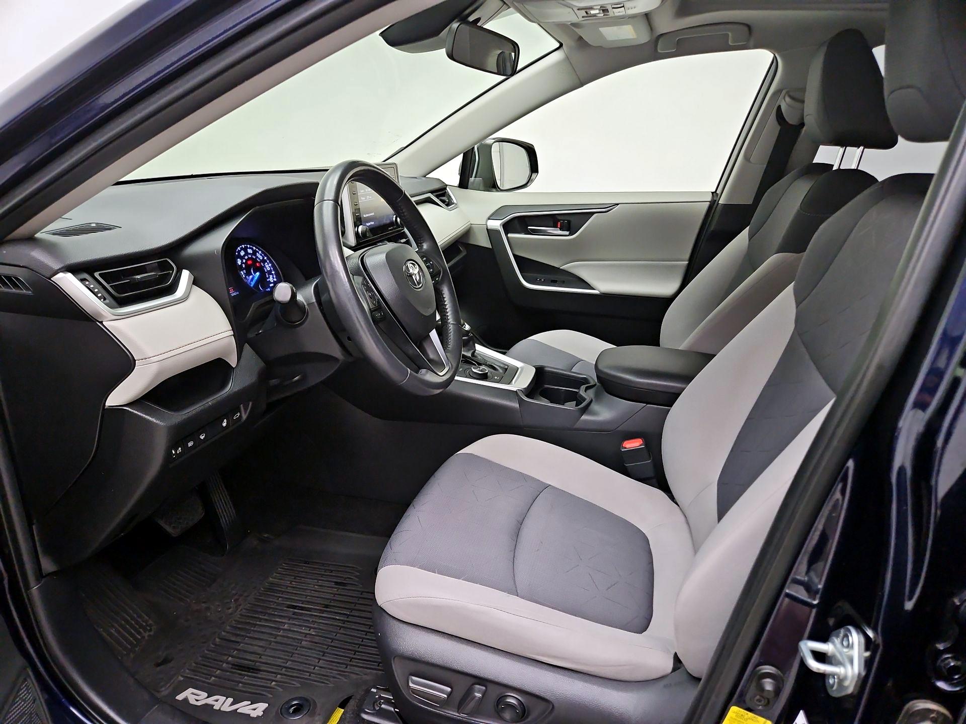 Thumbnail: 2020 Toyota RAV4 - 11