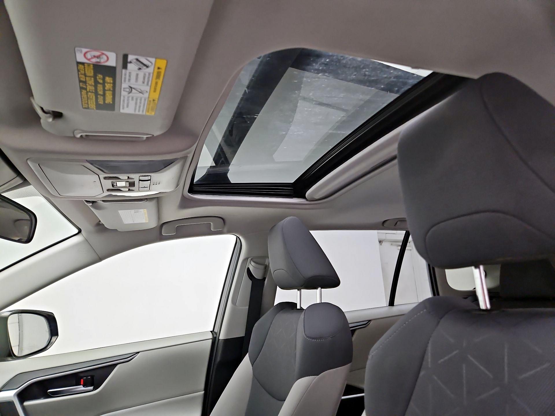 Thumbnail: 2020 Toyota RAV4 - 19