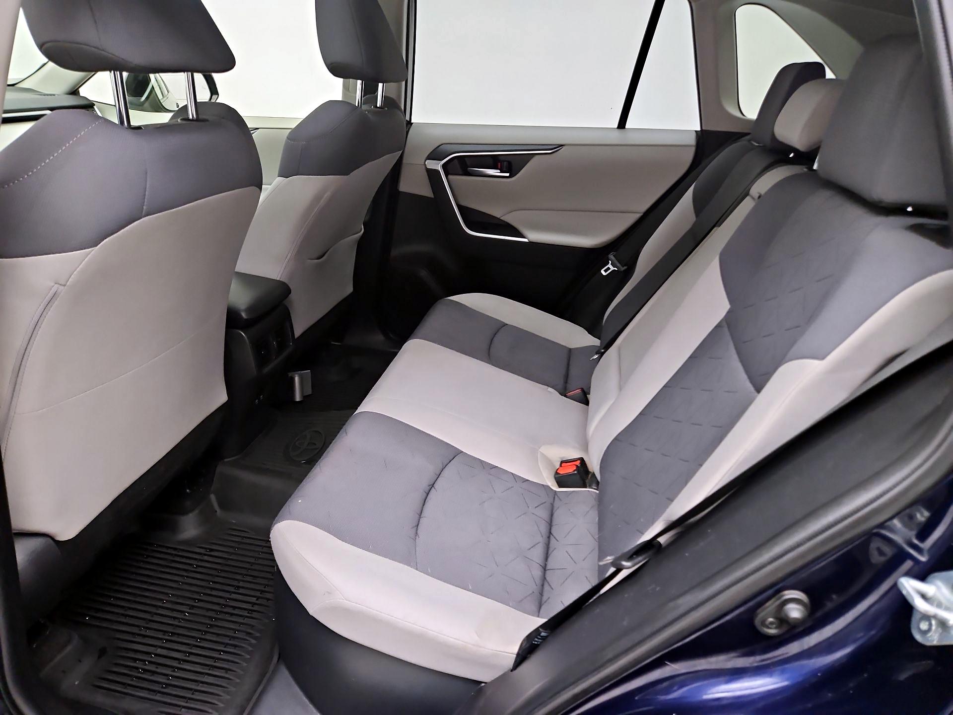 Thumbnail: 2020 Toyota RAV4 - 20