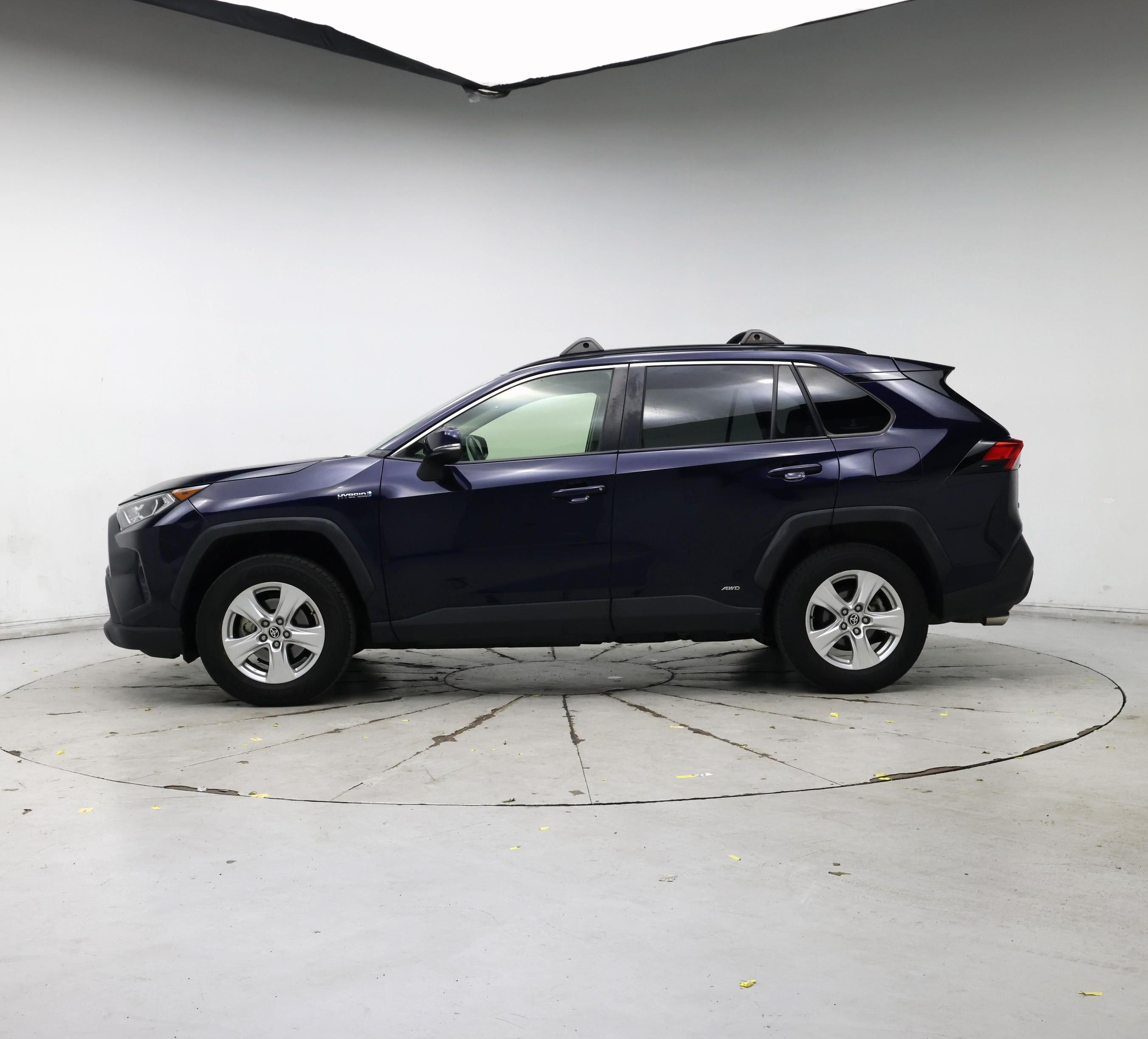 Thumbnail: 2020 Toyota RAV4 - 3