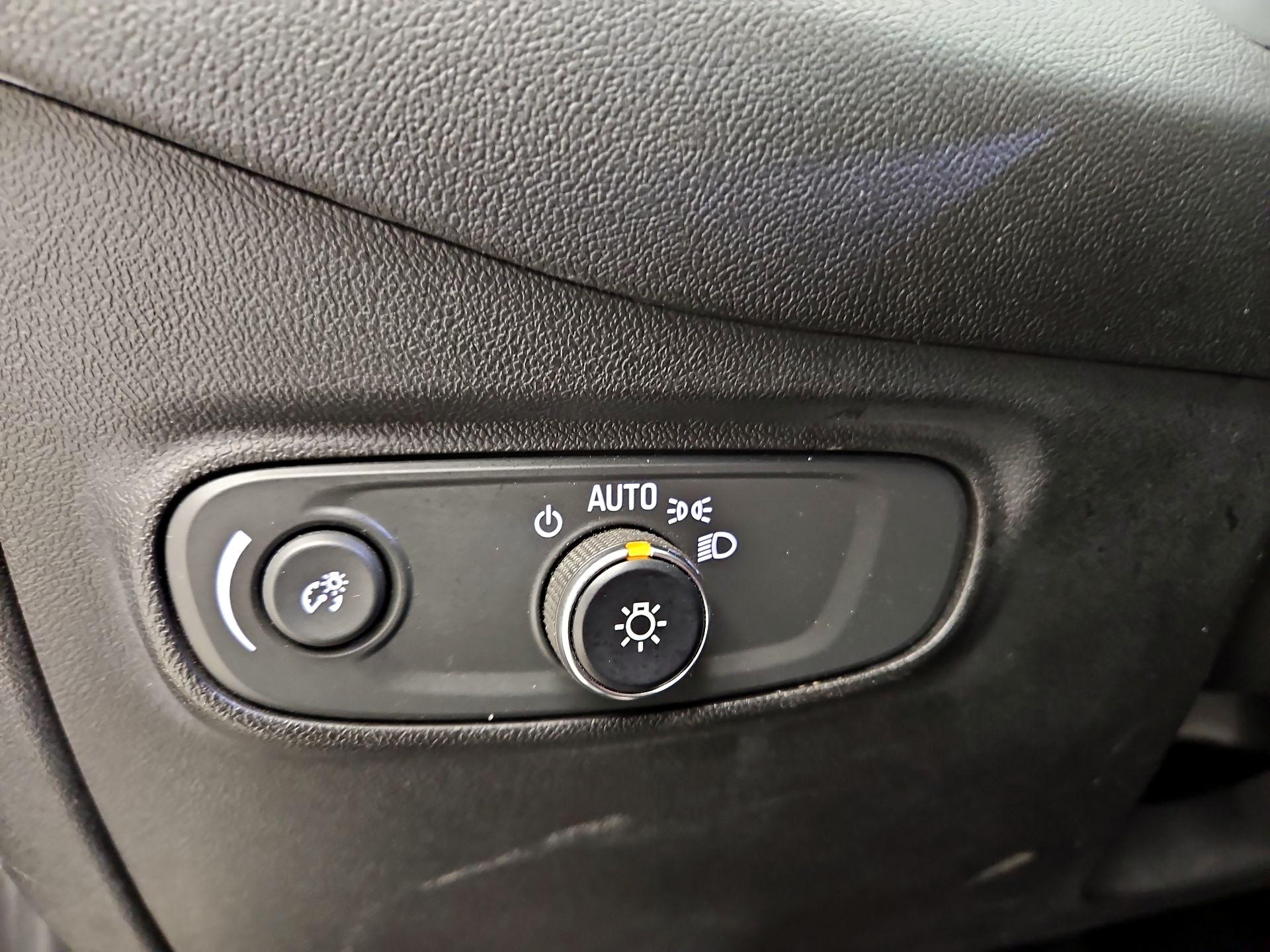 Thumbnail: 2022 Chevrolet Equinox - 11