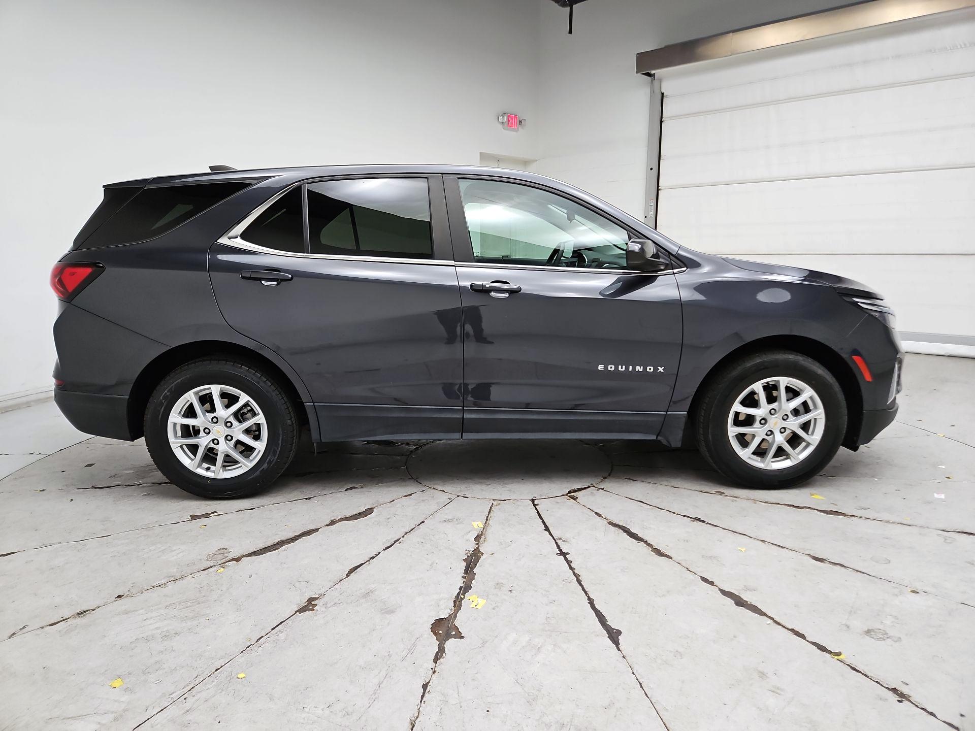 Thumbnail: 2022 Chevrolet Equinox - 4