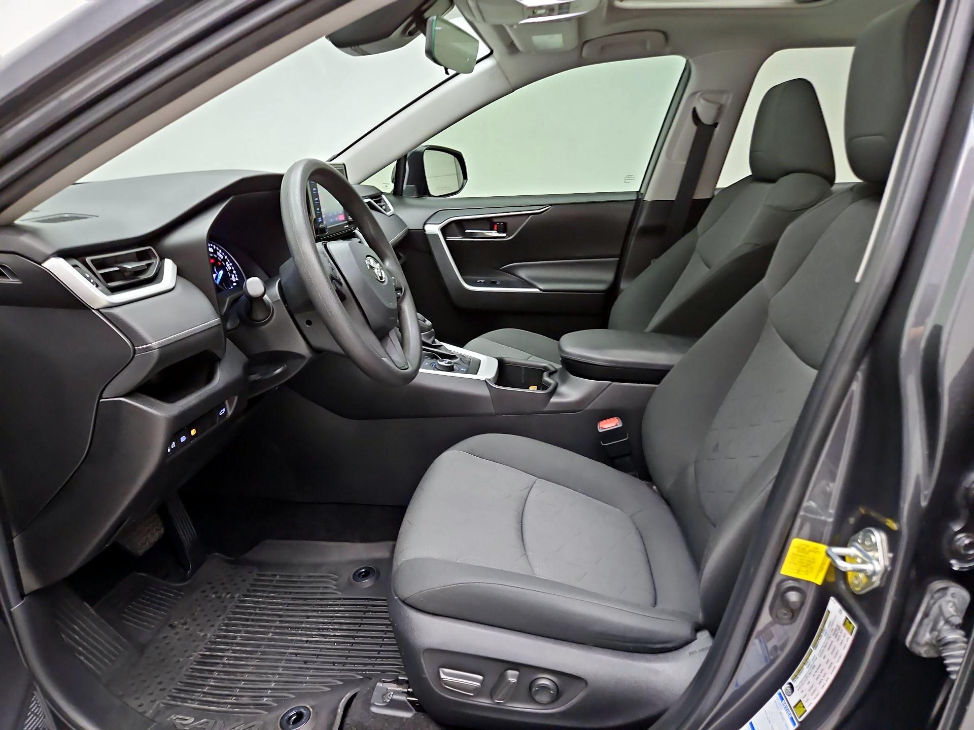 Thumbnail: 2022 Toyota RAV4 - 9