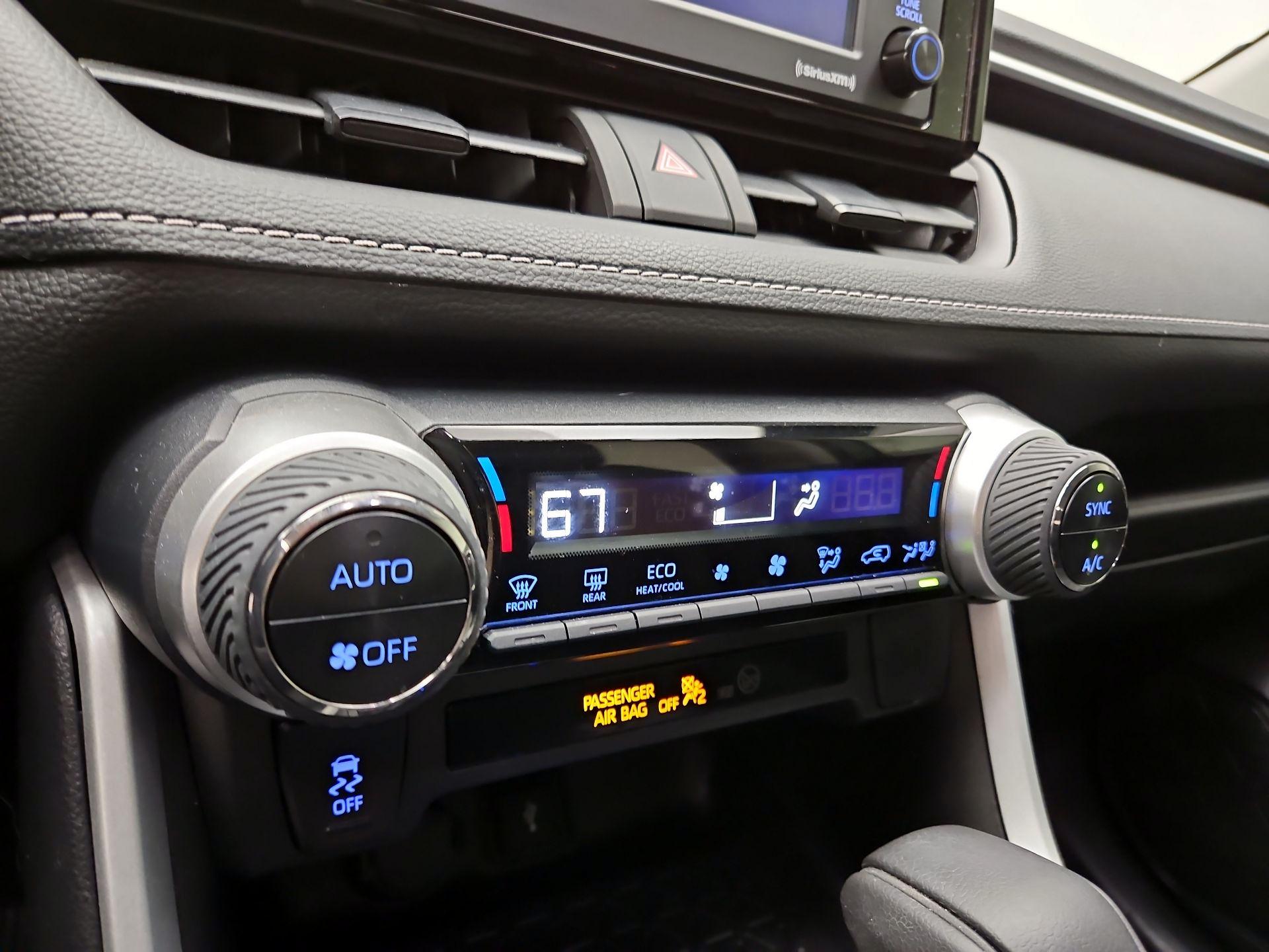 Thumbnail: 2022 Toyota RAV4 - 14