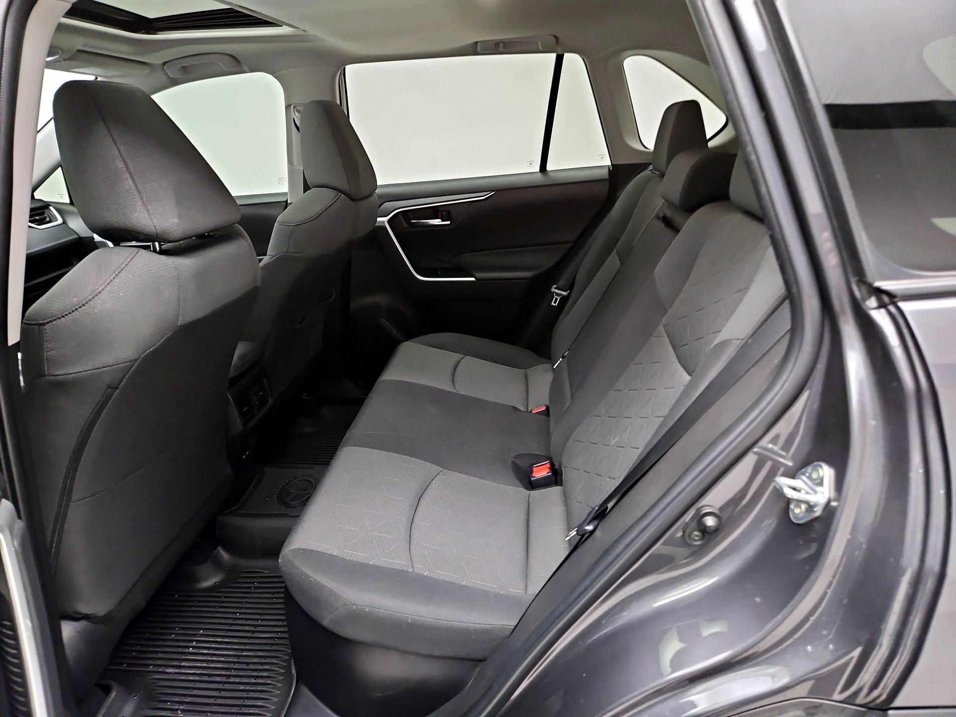 Thumbnail: 2022 Toyota RAV4 - 18