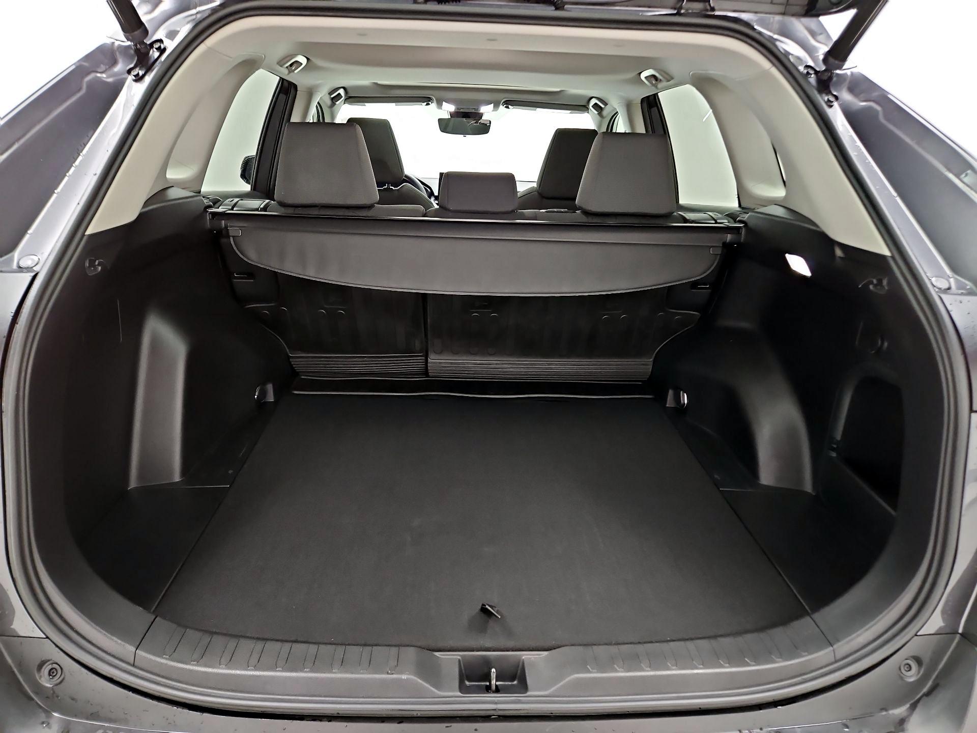 Thumbnail: 2022 Toyota RAV4 - 19