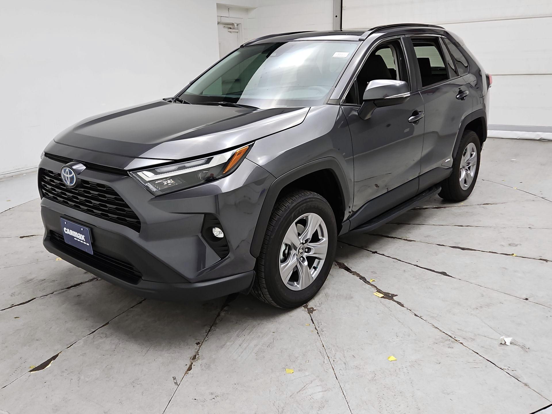 Thumbnail: 2022 Toyota RAV4 - 3