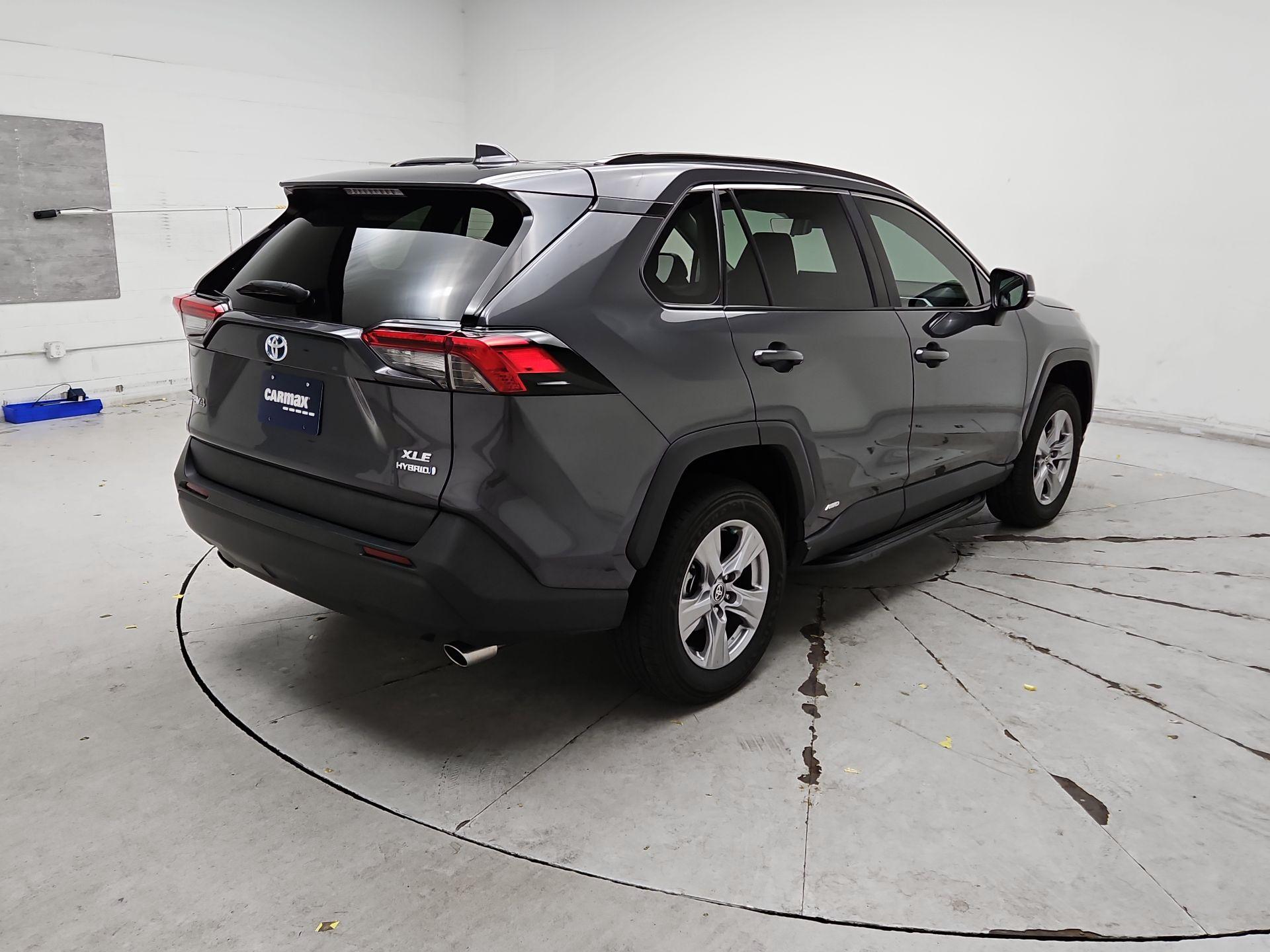 Thumbnail: 2022 Toyota RAV4 - 5