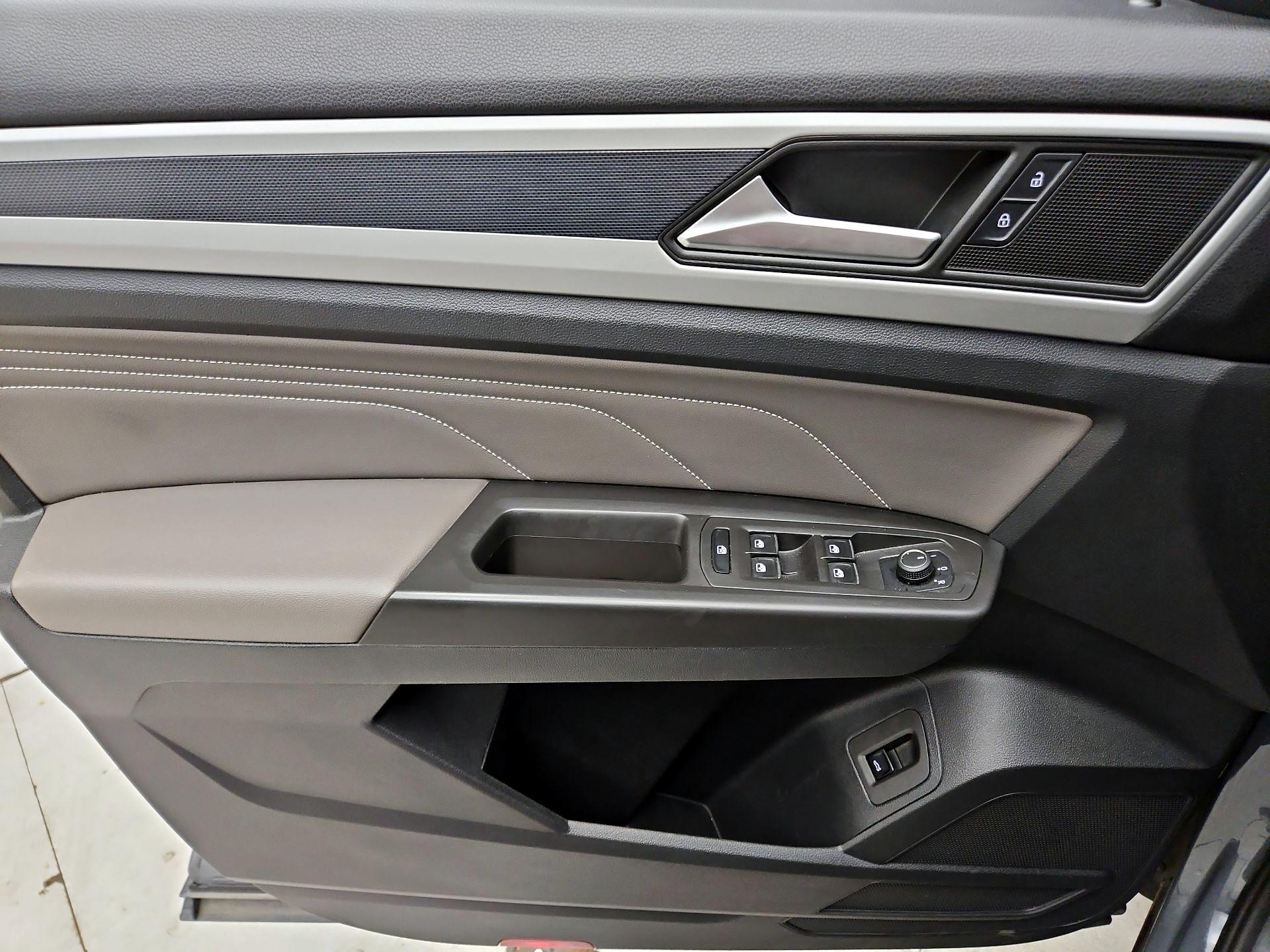 Thumbnail: 2023 Volkswagen Atlas - 12