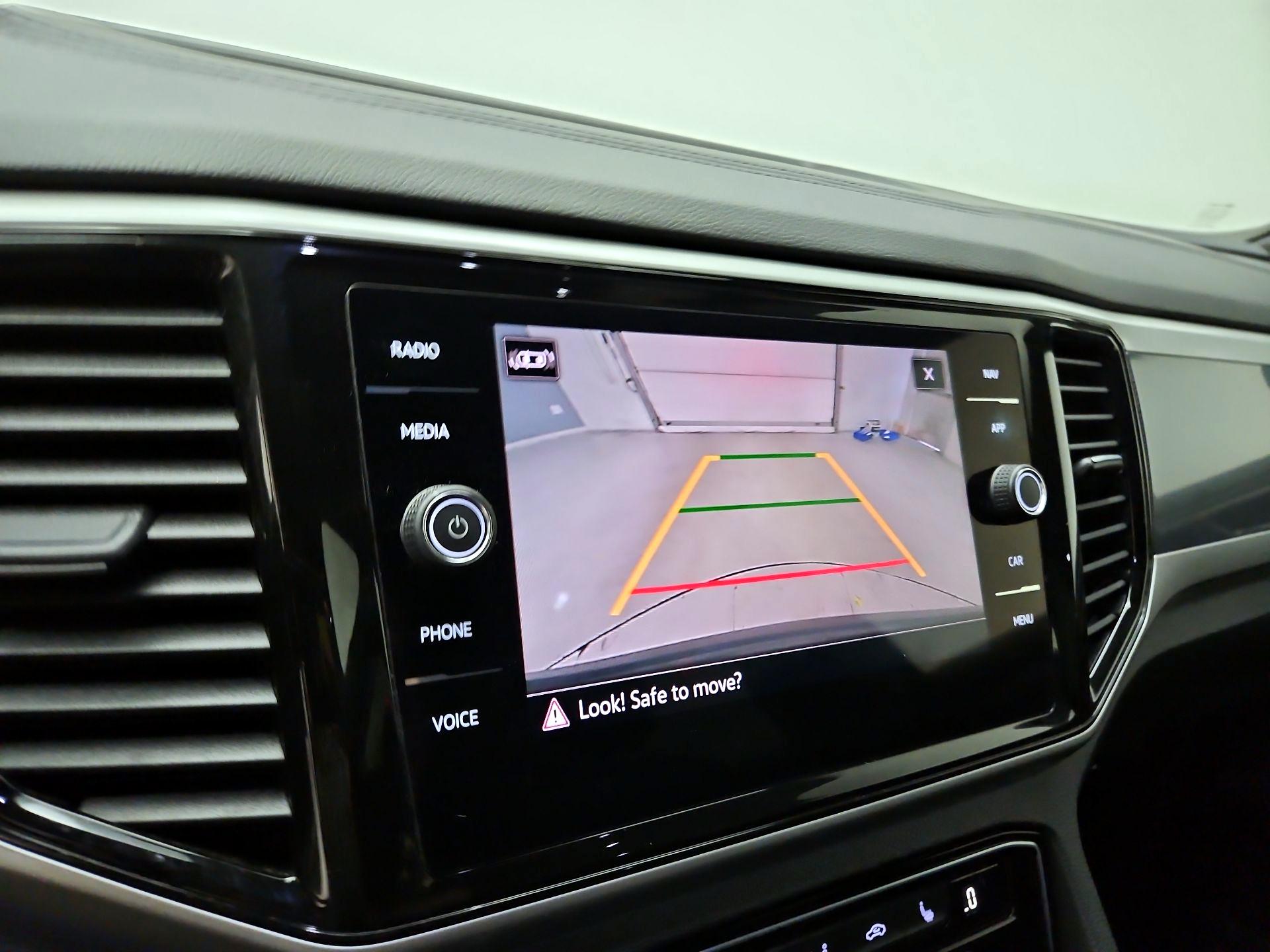 Thumbnail: 2023 Volkswagen Atlas - 15