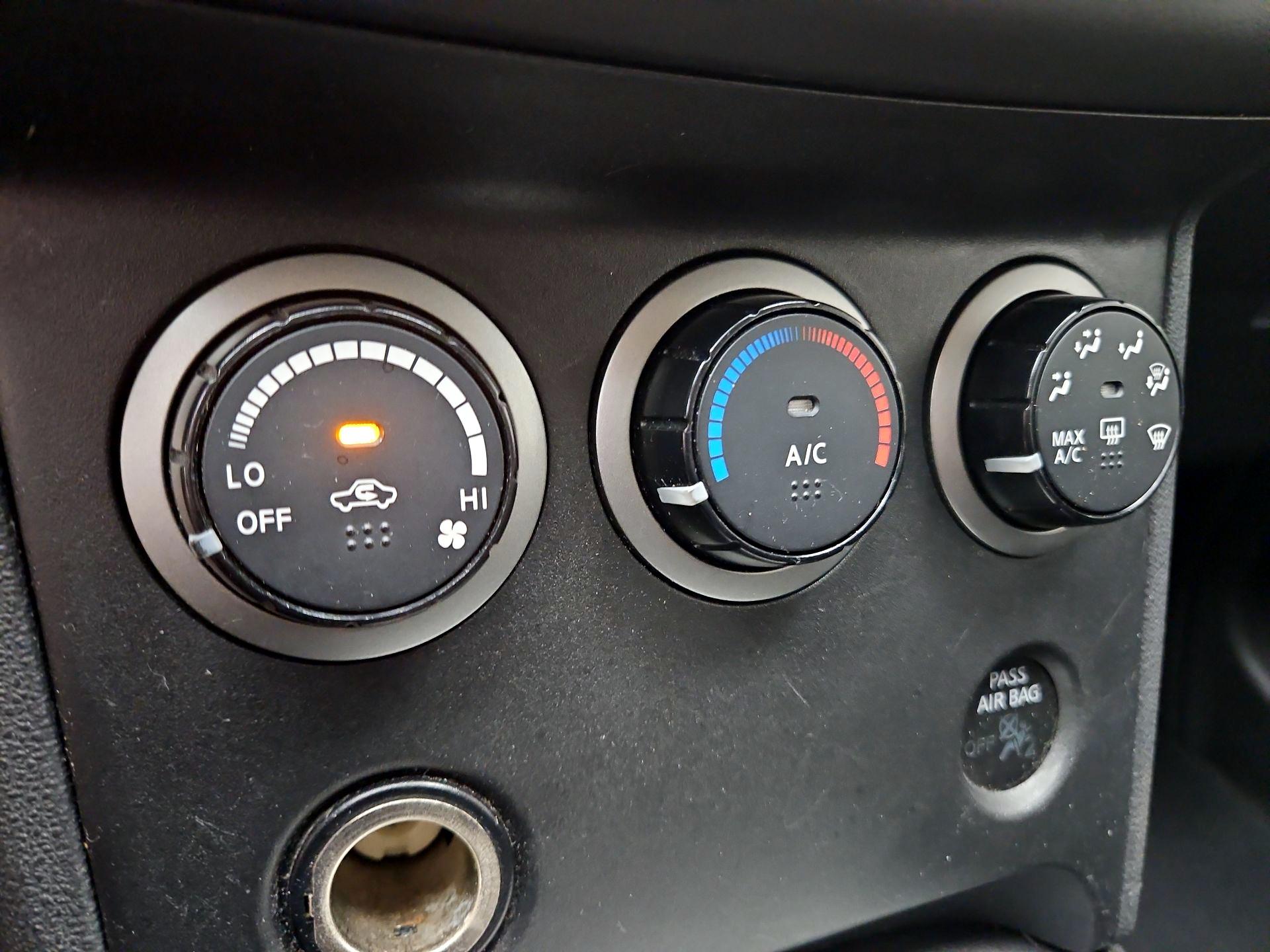 Thumbnail: 2014 Nissan Rogue - 15