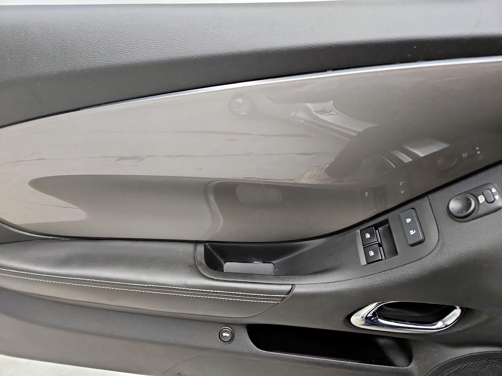 Thumbnail: 2015 Chevrolet Camaro - 12