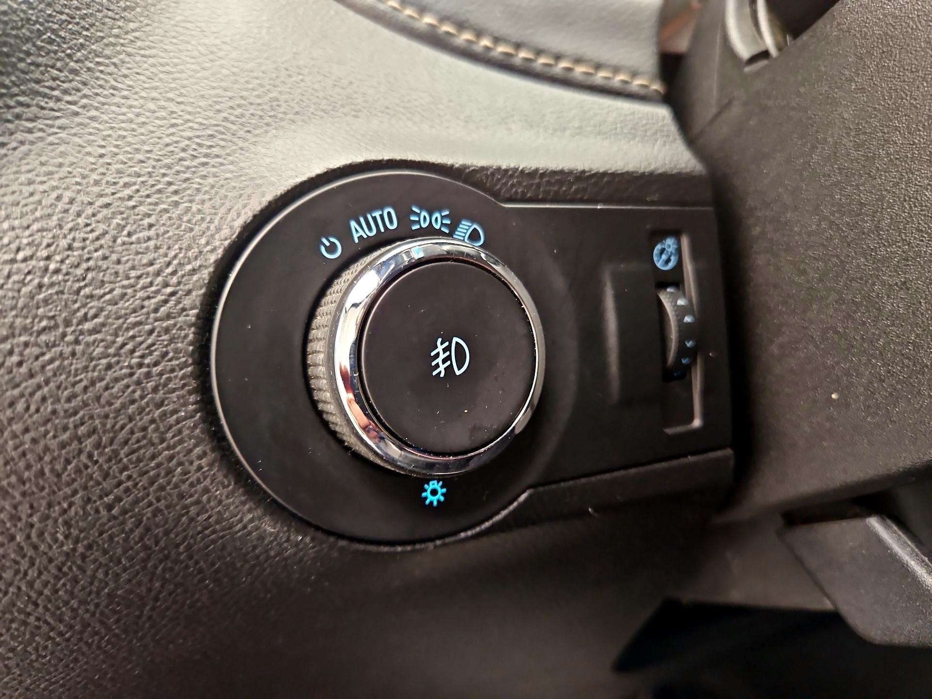 Thumbnail: 2015 Chevrolet Camaro - 13