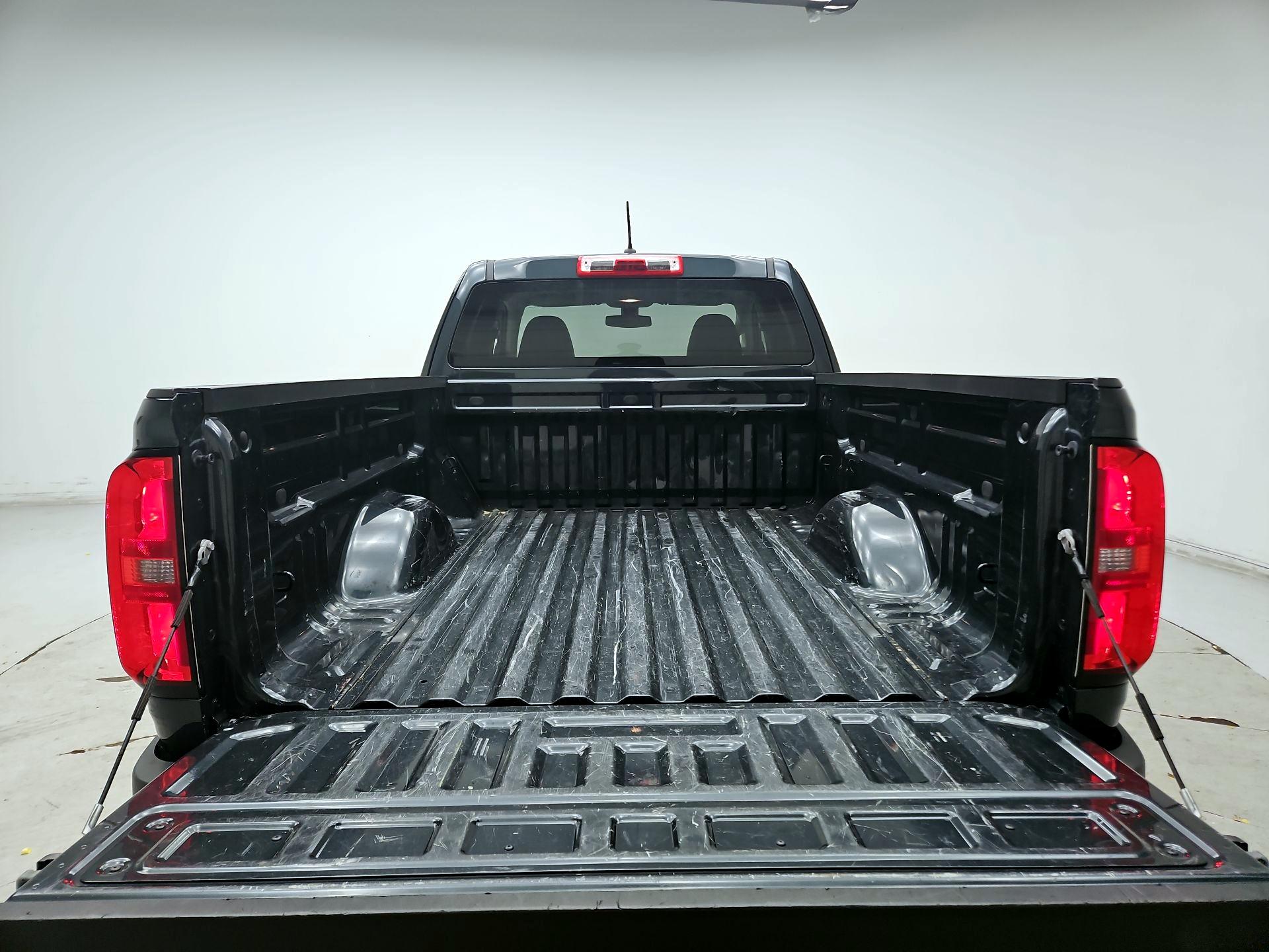 Thumbnail: 2017 Chevrolet Colorado - 18